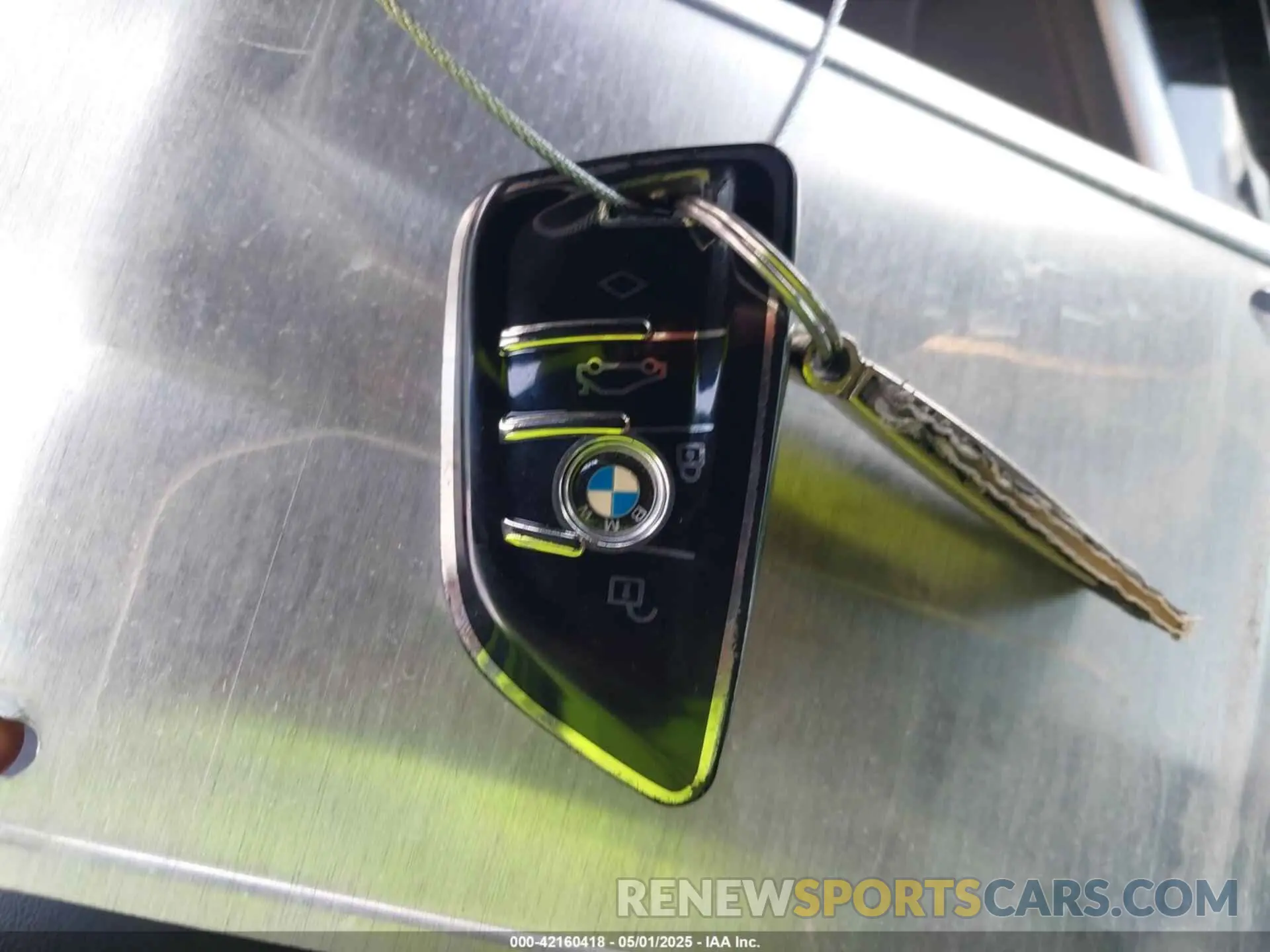 11 fotografías del automóvil dañado 5UXJU4C0XLLE45975 BMW X5 2020