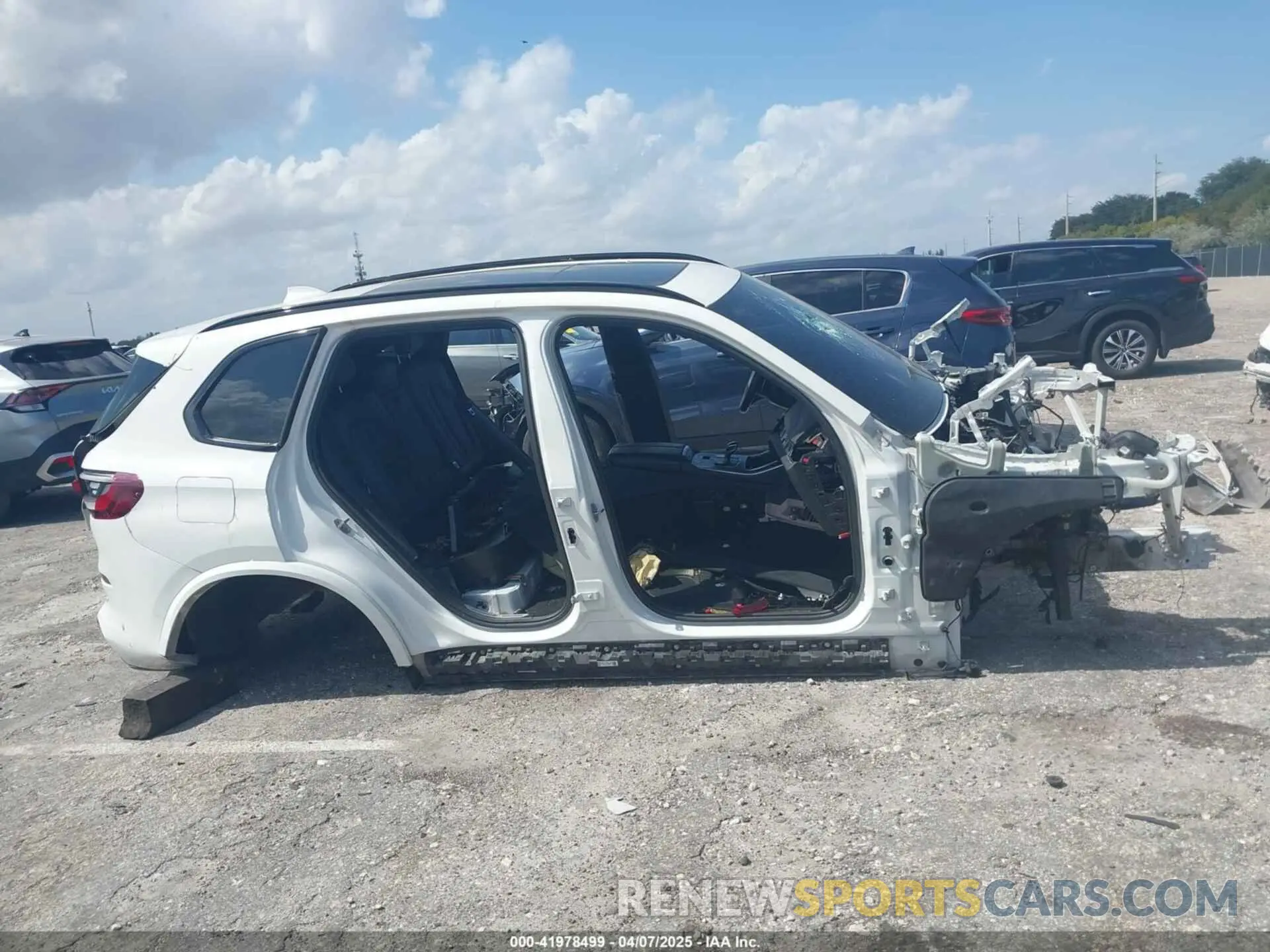 12 fotografías del automóvil dañado 5UXCR4C01M9D77686 BMW X5 2021