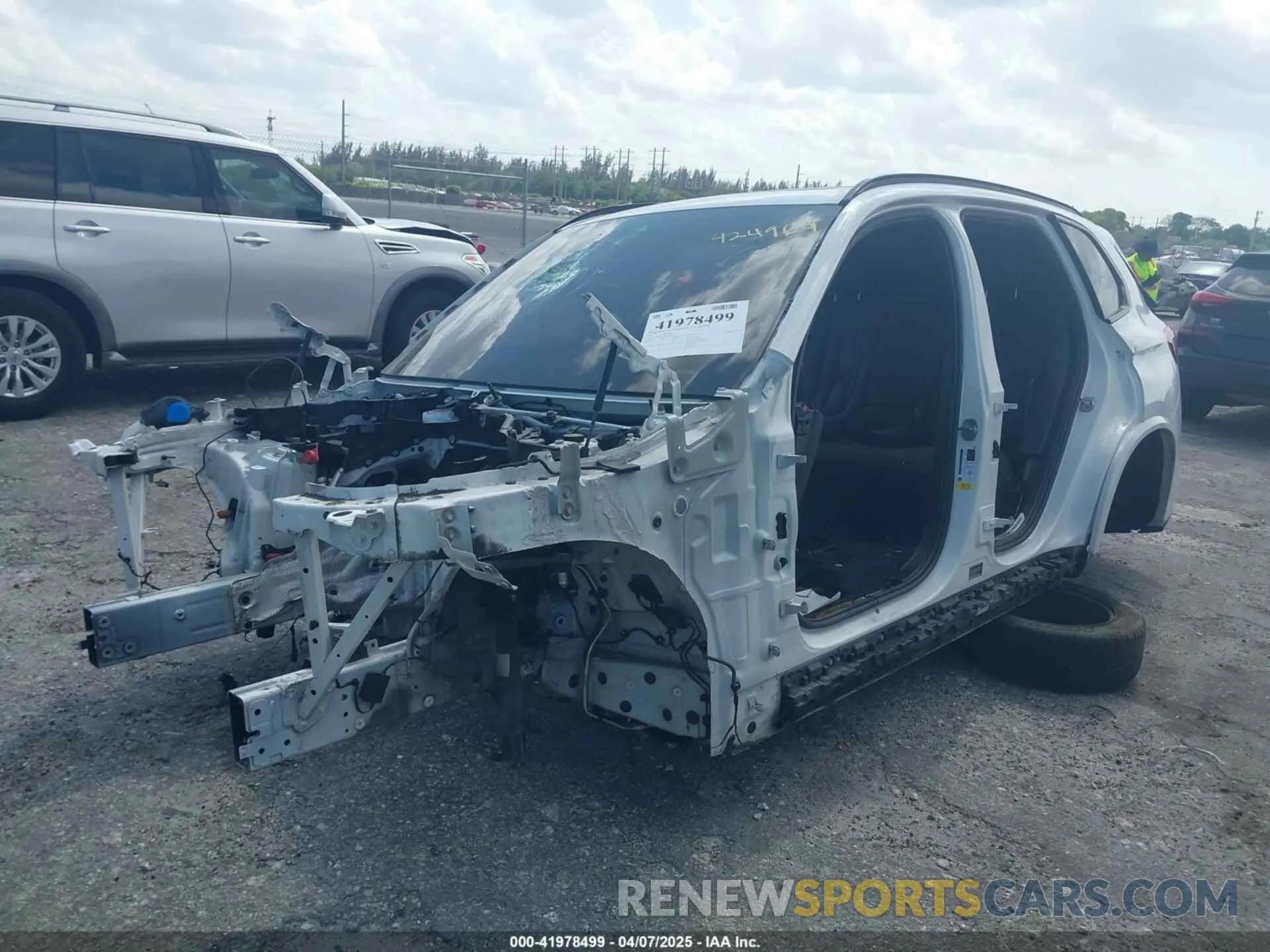 2 fotografías del automóvil dañado 5UXCR4C01M9D77686 BMW X5 2021