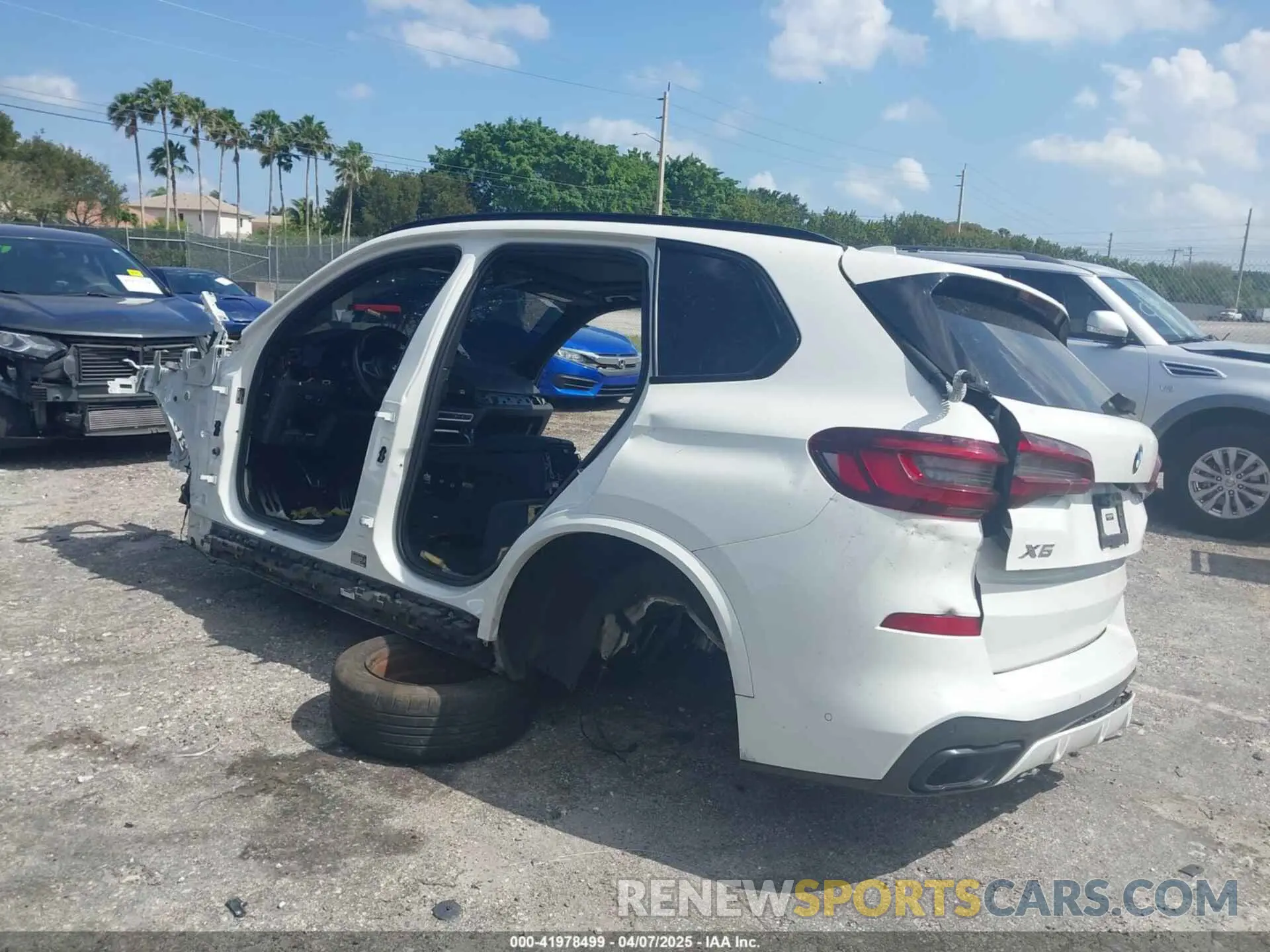 3 fotografías del automóvil dañado 5UXCR4C01M9D77686 BMW X5 2021