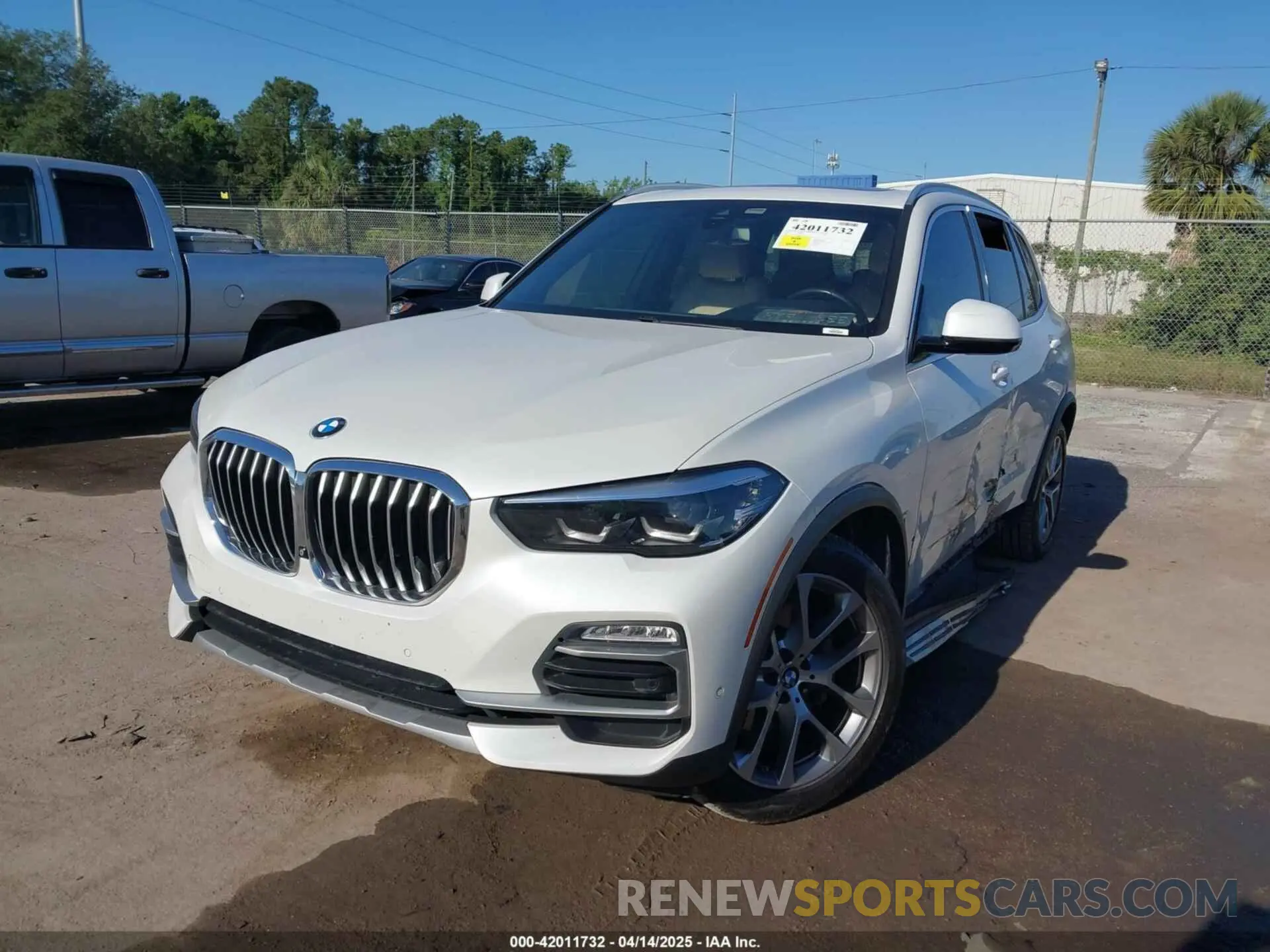 2 fotografías del automóvil dañado 5UXCR4C02M9E44294 BMW X5 2021
