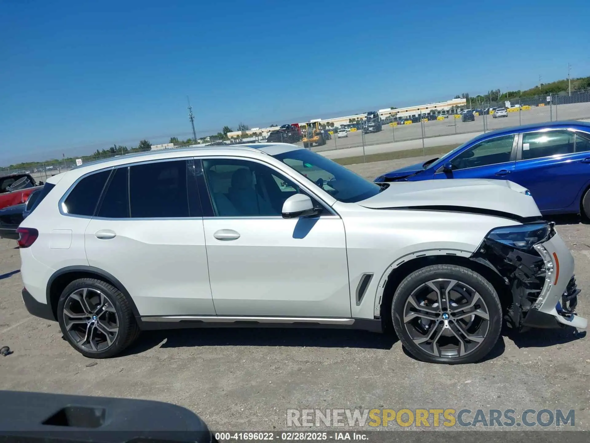 13 fotografías del automóvil dañado 5UXCR4C02M9G34810 BMW X5 2021