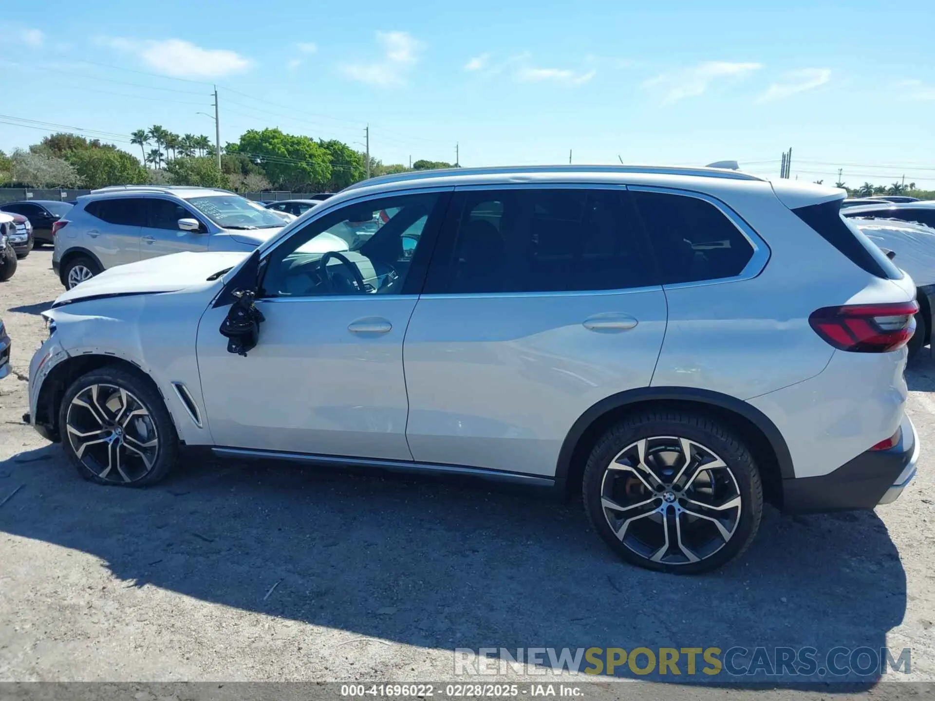 14 fotografías del automóvil dañado 5UXCR4C02M9G34810 BMW X5 2021