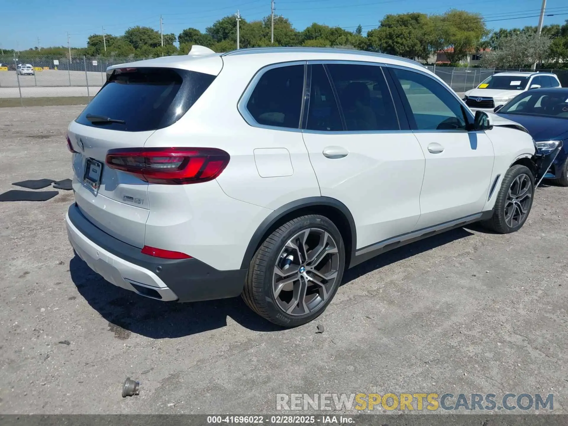 4 fotografías del automóvil dañado 5UXCR4C02M9G34810 BMW X5 2021