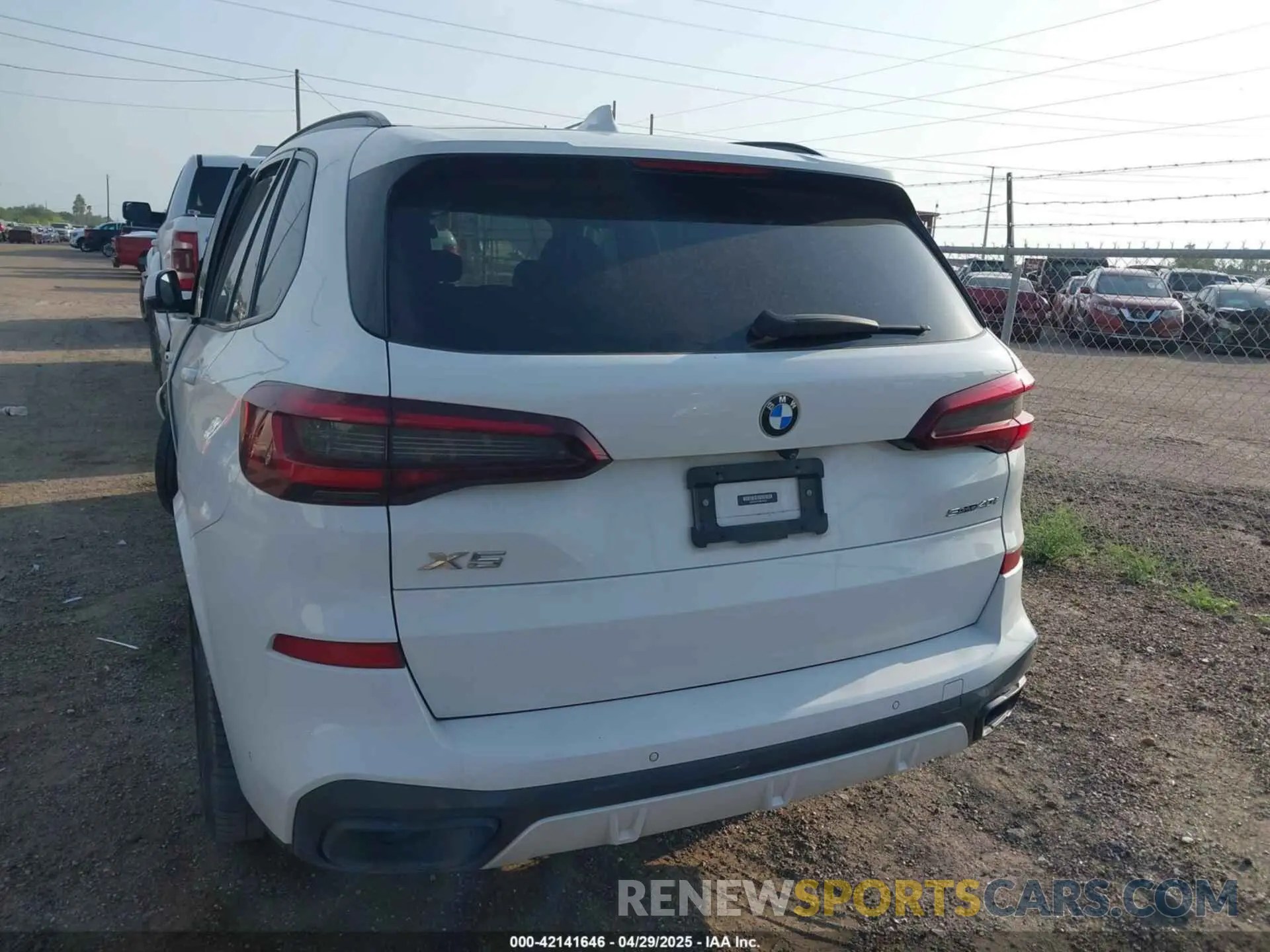 3 fotografías del automóvil dañado 5UXCR4C03M9E40545 BMW X5 2021