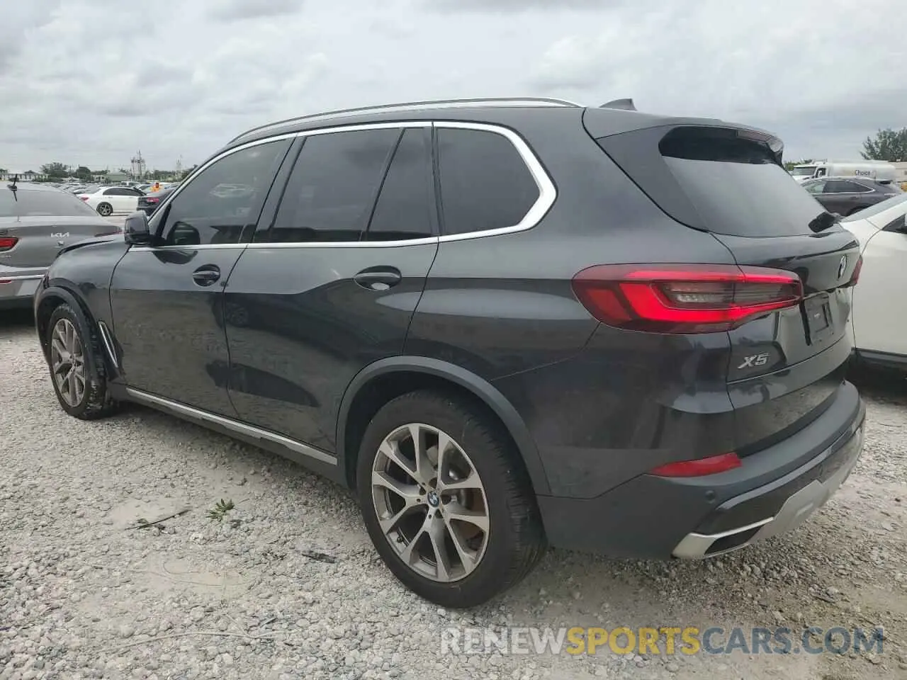 2 fotografías del automóvil dañado 5UXCR4C03M9H08459 BMW X5 2021