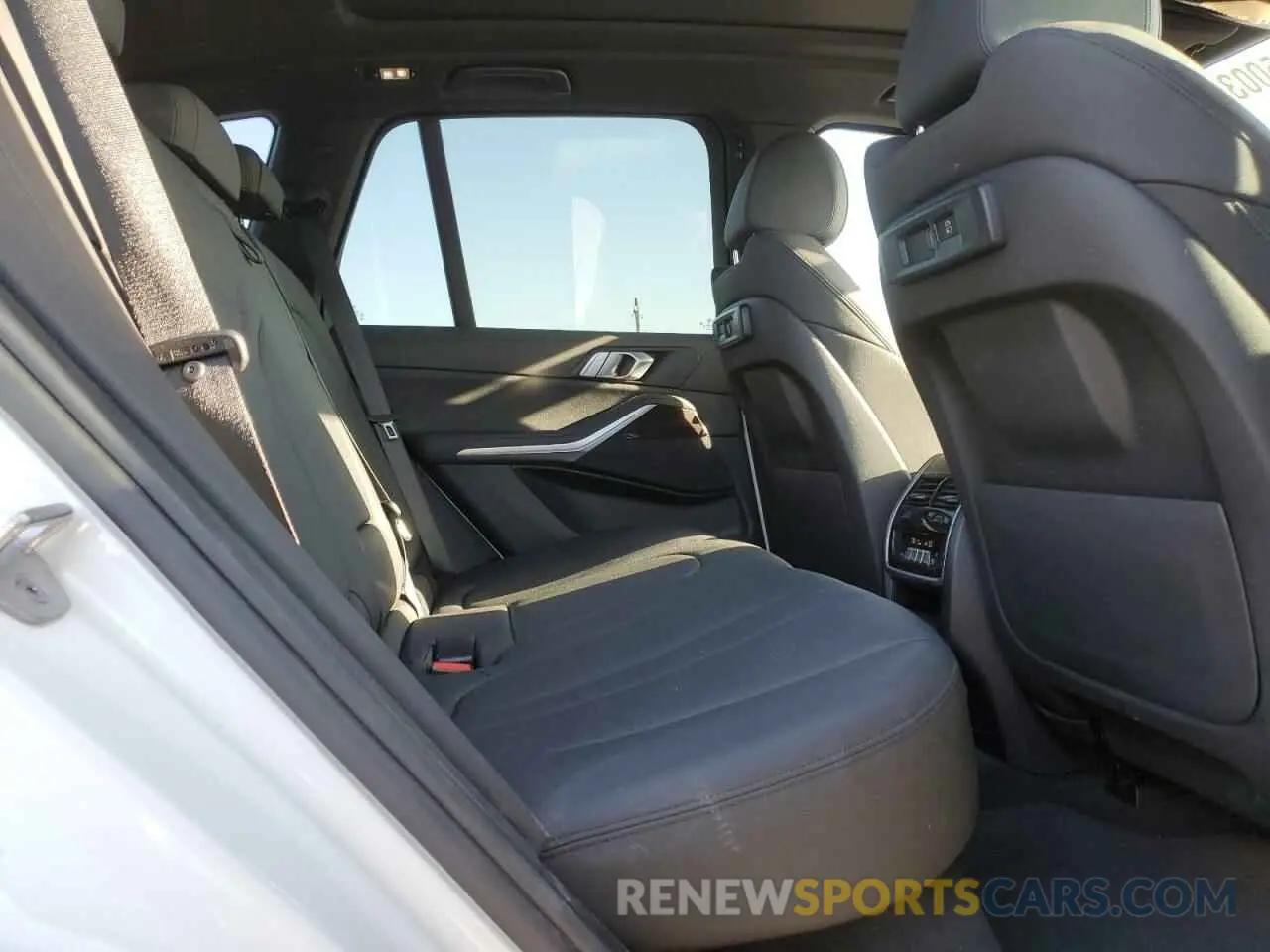 11 fotografías del automóvil dañado 5UXCR4C04M9E59055 BMW X5 2021
