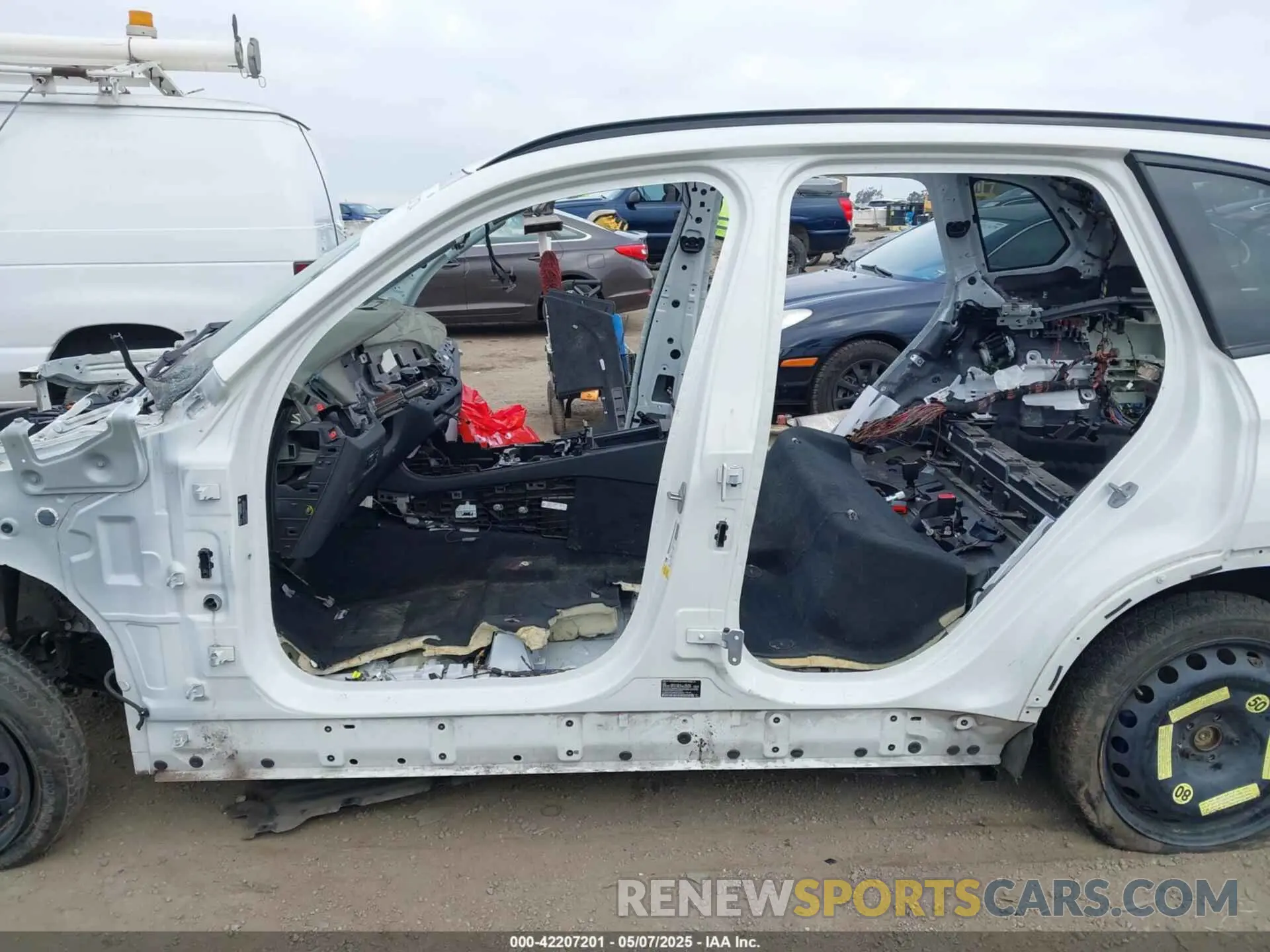 18 fotografías del automóvil dañado 5UXCR4C04M9E59279 BMW X5 2021