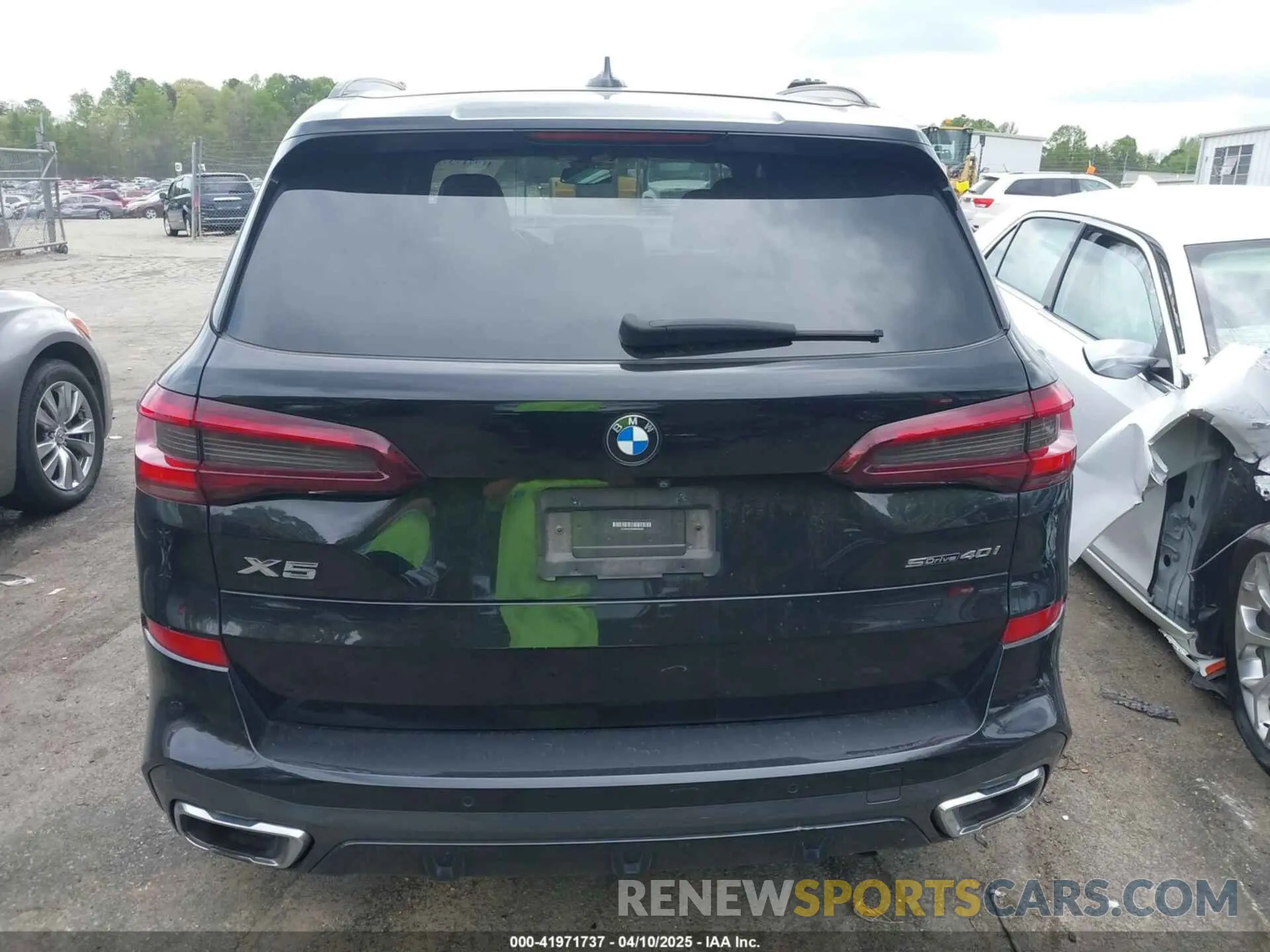 17 fotografías del automóvil dañado 5UXCR4C05M9E09393 BMW X5 2021