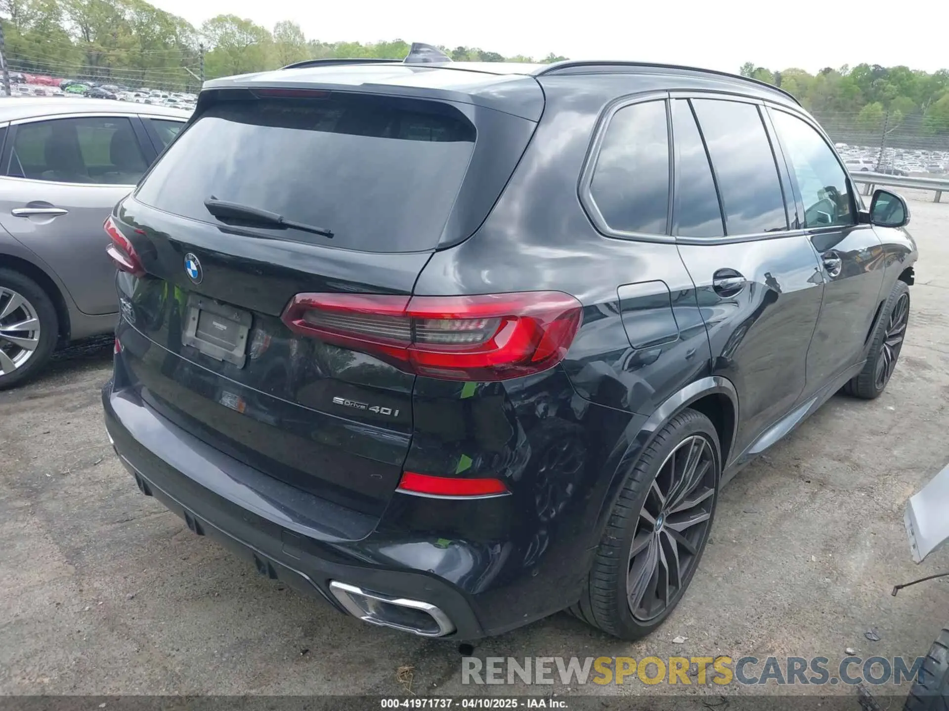 4 fotografías del automóvil dañado 5UXCR4C05M9E09393 BMW X5 2021