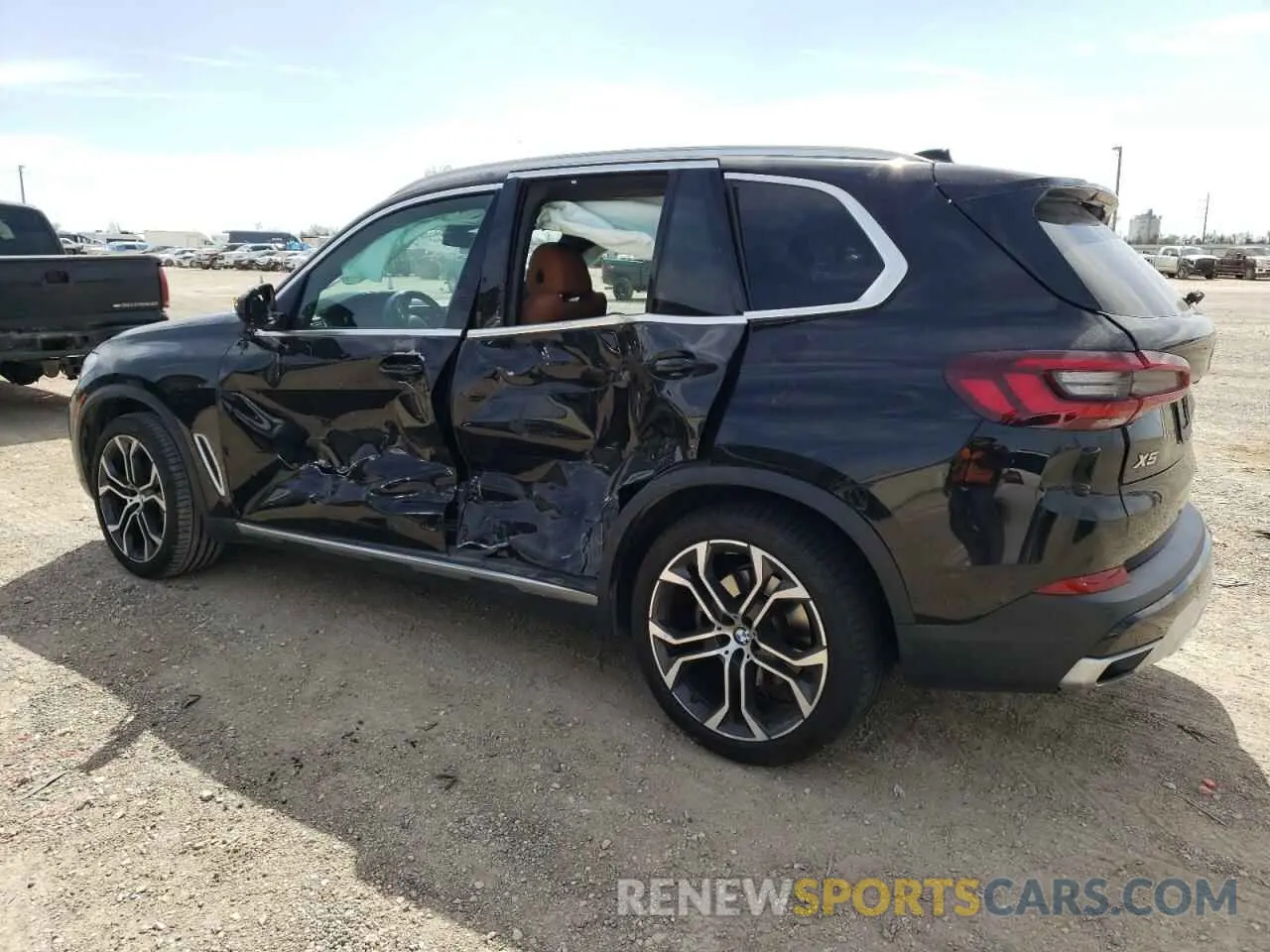 2 fotografías del automóvil dañado 5UXCR4C05M9G60740 BMW X5 2021