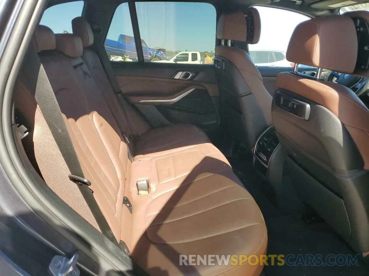 11 fotografías del automóvil dañado 5UXCR4C06M9E15784 BMW X5 2021