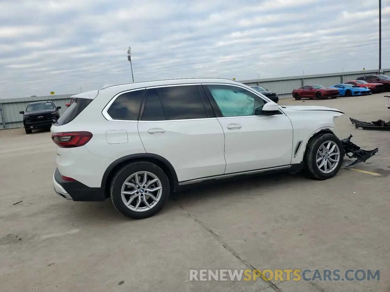 3 fotografías del automóvil dañado 5UXCR4C06M9F09177 BMW X5 2021