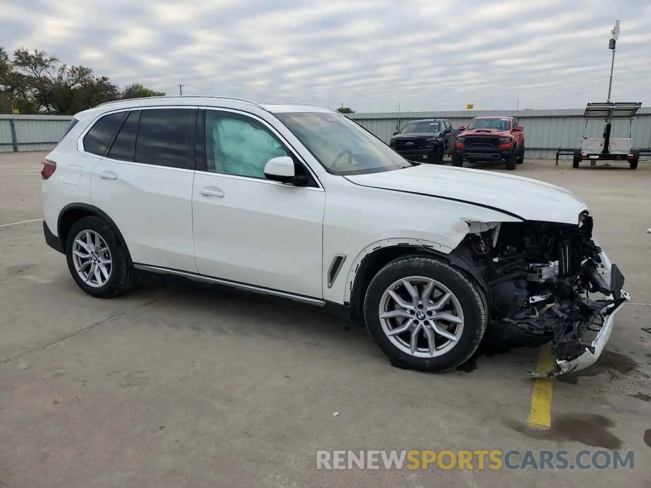 4 fotografías del automóvil dañado 5UXCR4C06M9F09177 BMW X5 2021