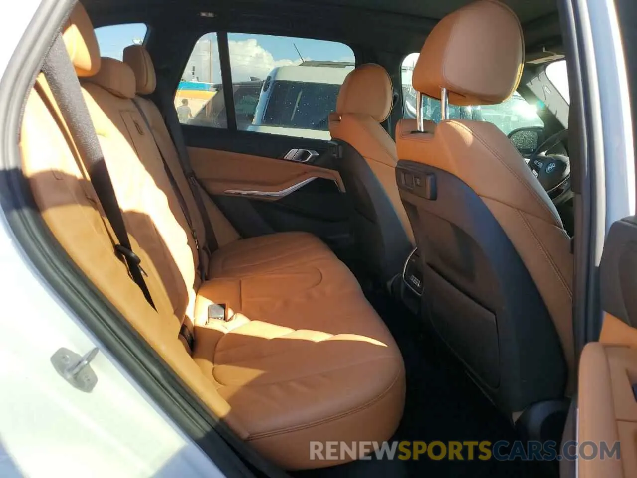 11 fotografías del automóvil dañado 5UXCR4C08M9H03595 BMW X5 2021