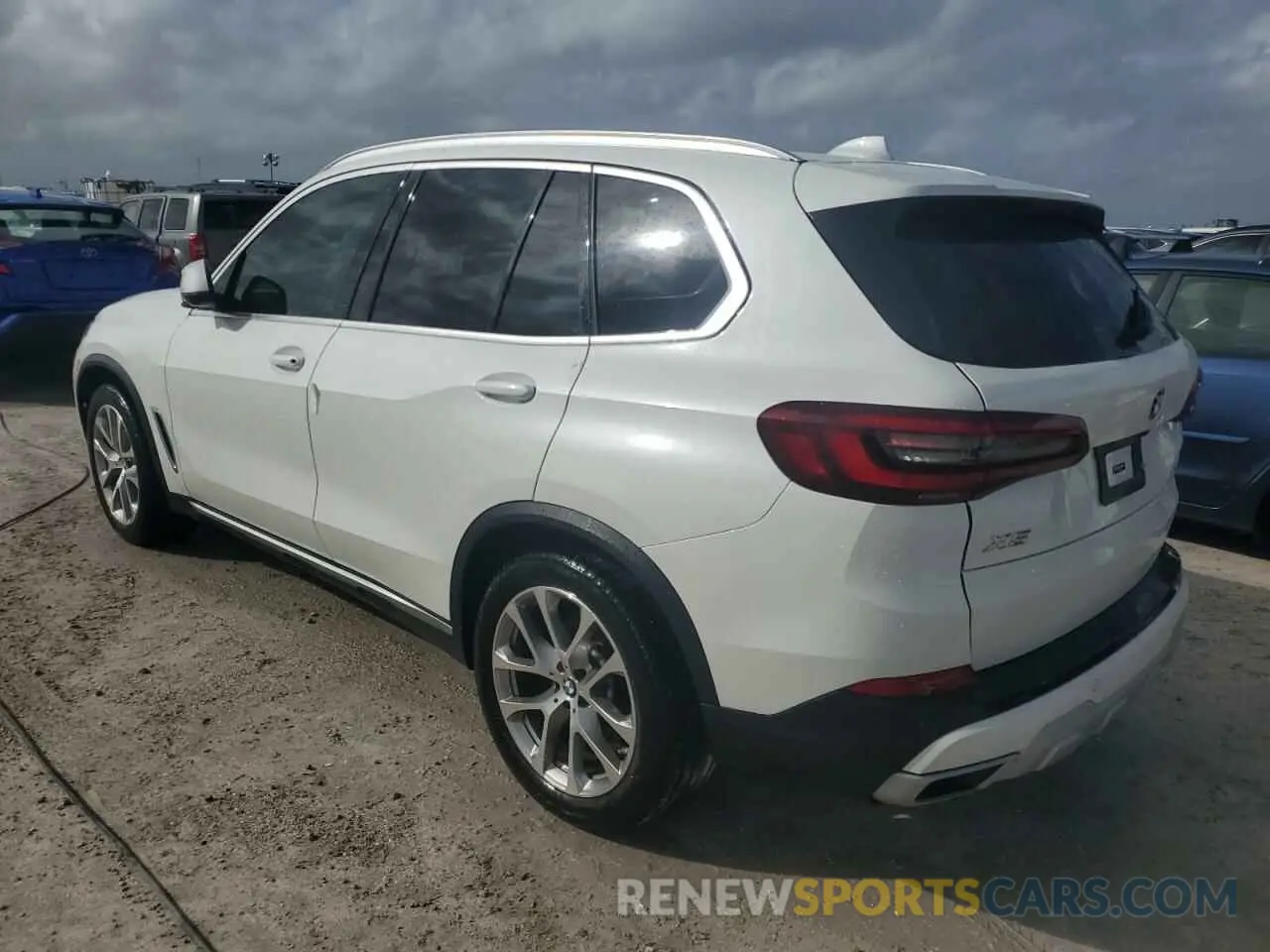 2 fotografías del automóvil dañado 5UXCR4C08M9H03595 BMW X5 2021