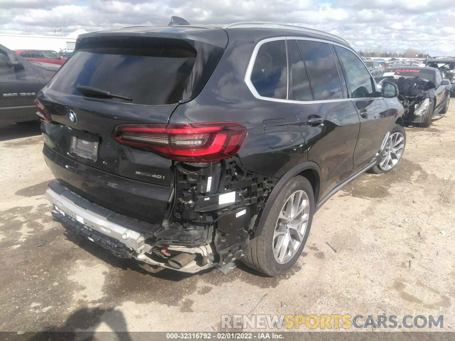 4 fotografías del automóvil dañado 5UXCR4C09M9F47003 BMW X5 2021
