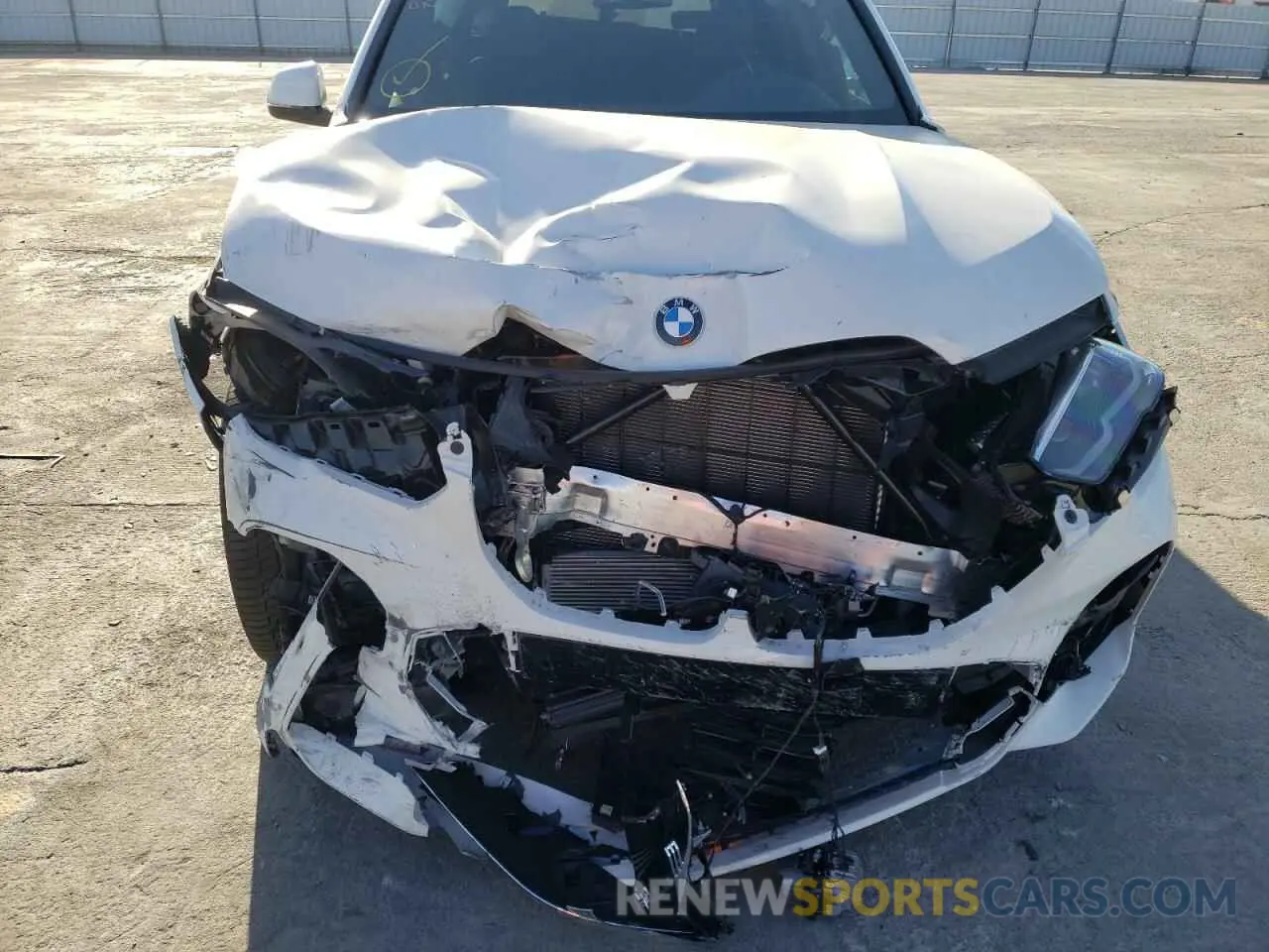 9 fotografías del automóvil dañado 5UXCR4C0XM9H71932 BMW X5 2021