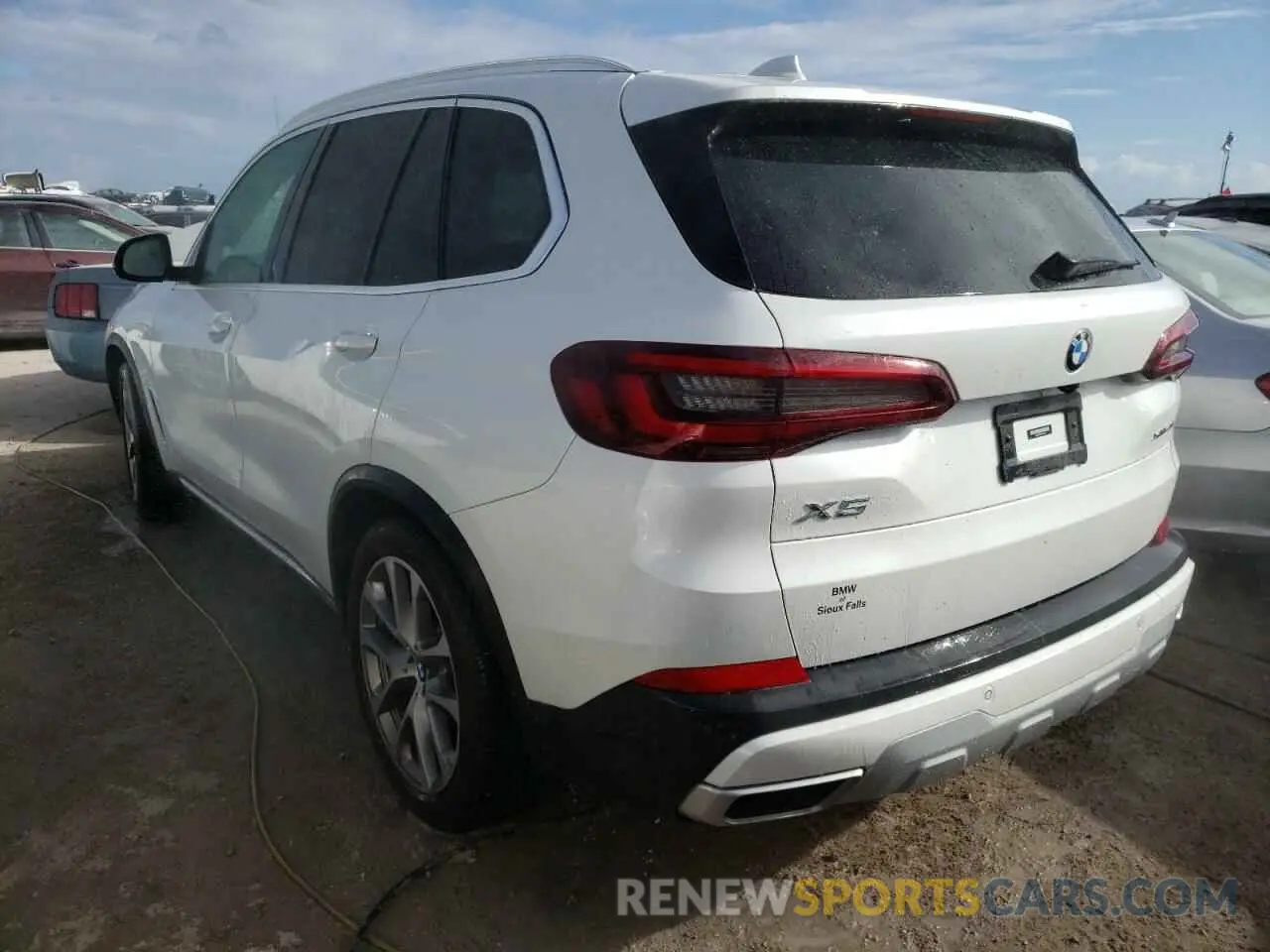 3 fotografías del automóvil dañado 5UXCR6C00M9F41019 BMW X5 2021