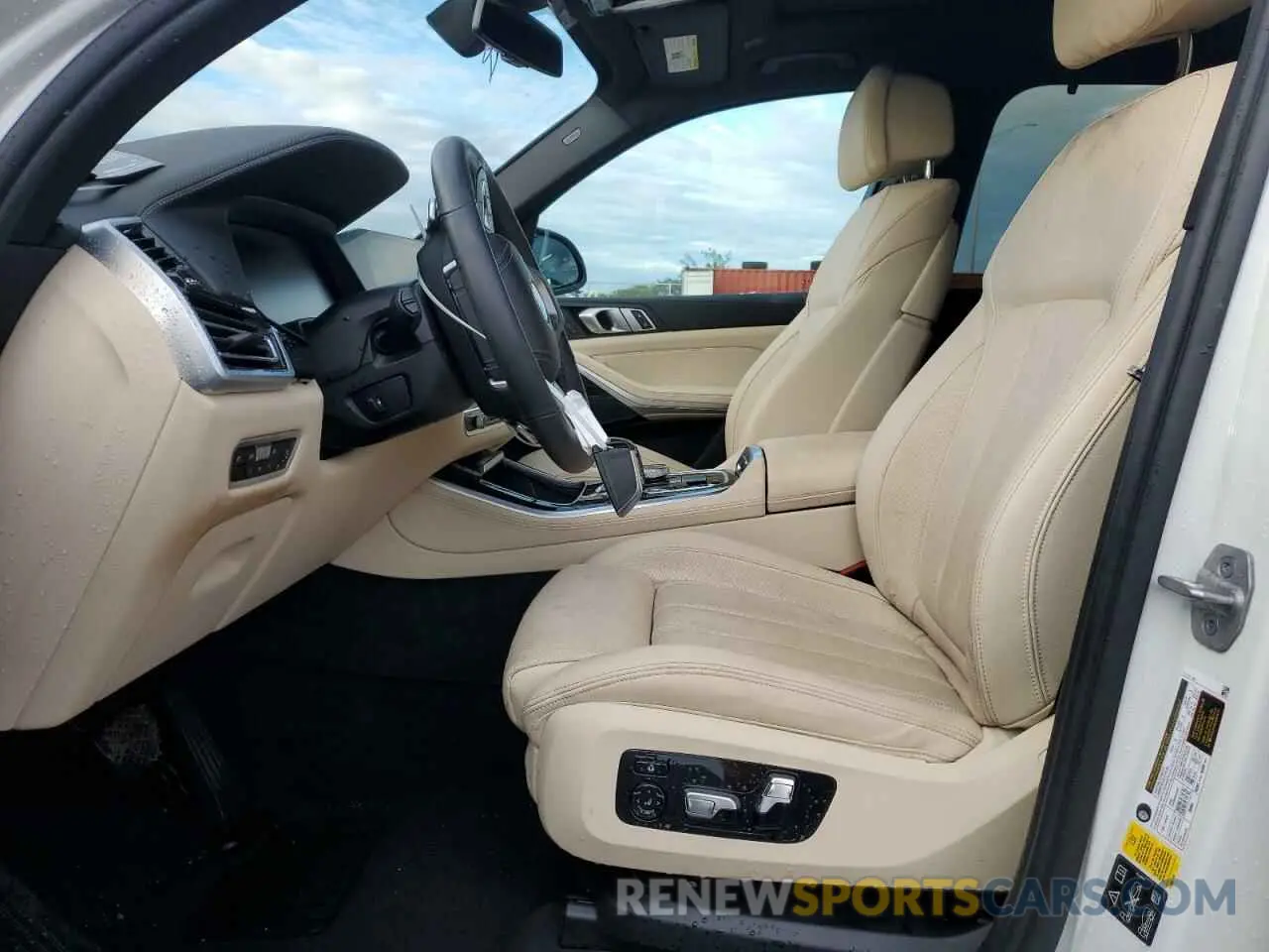 7 fotografías del automóvil dañado 5UXCR6C02M9G97157 BMW X5 2021