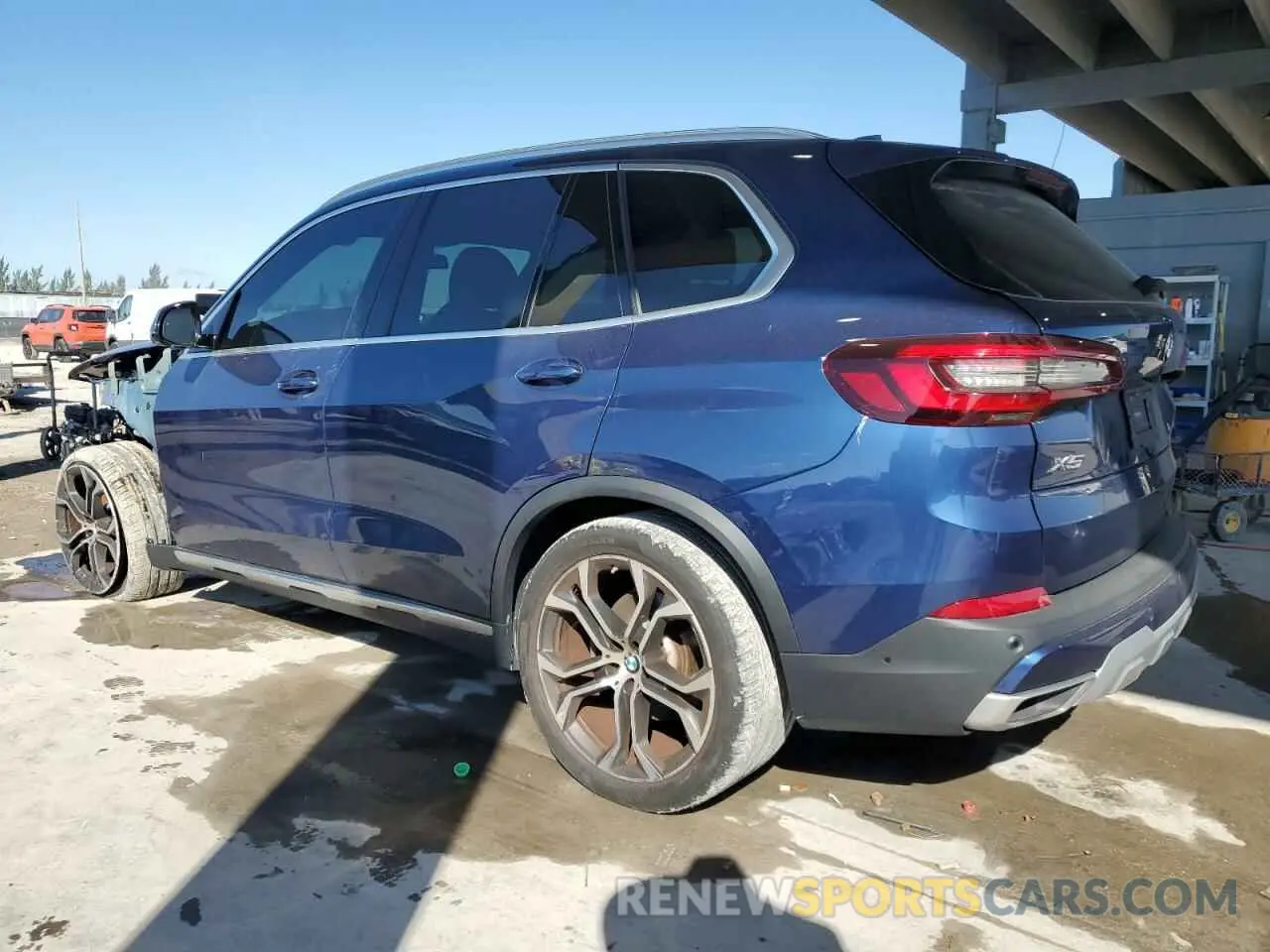 2 fotografías del automóvil dañado 5UXCR6C04M9F36065 BMW X5 2021