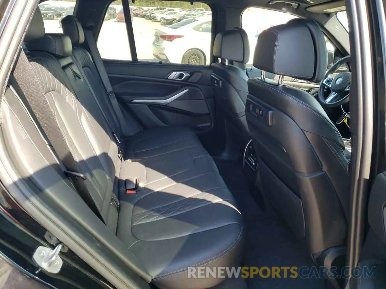 11 fotografías del automóvil dañado 5UXCR6C04M9G03215 BMW X5 2021