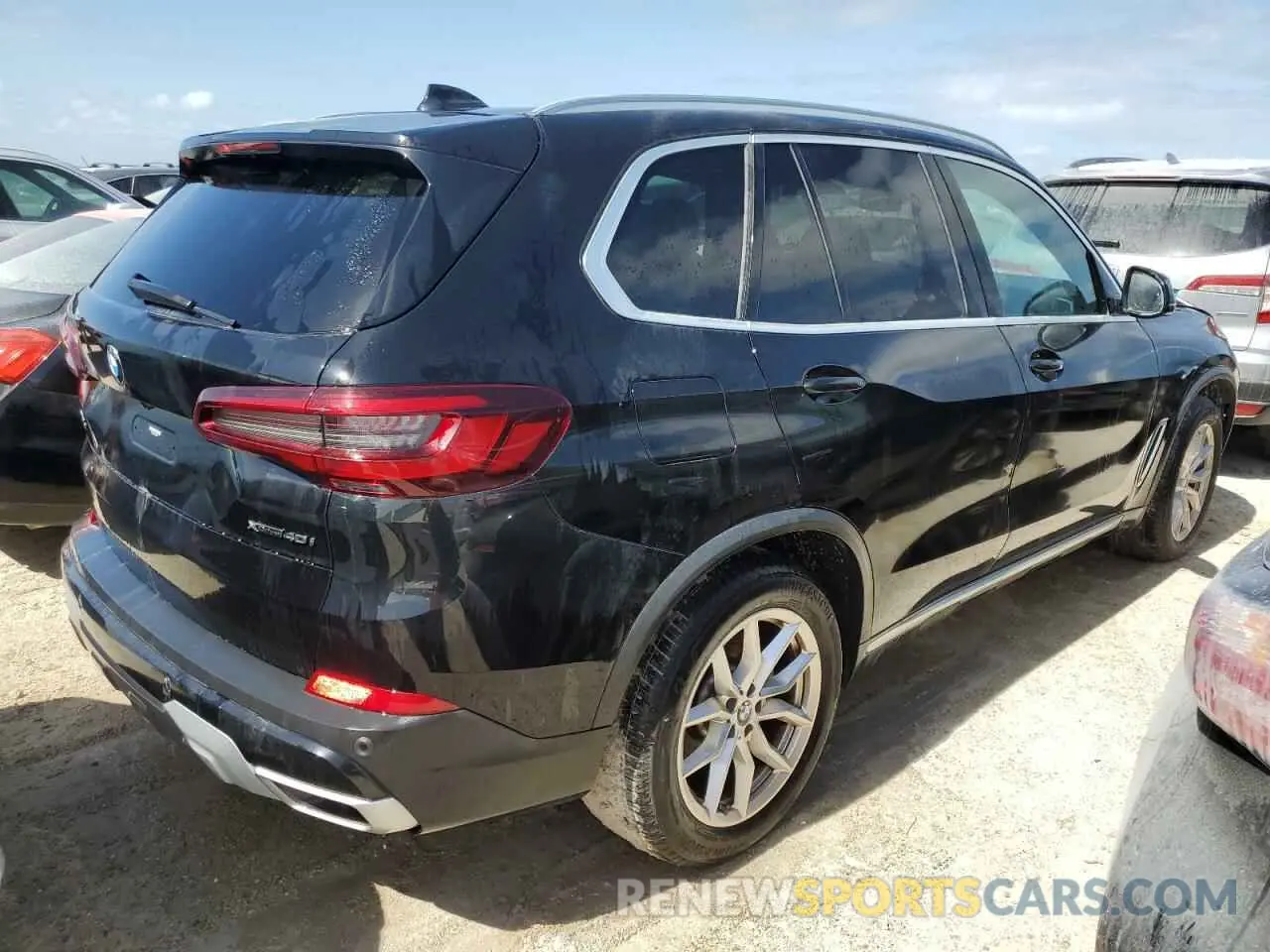 3 fotografías del automóvil dañado 5UXCR6C07M9H20061 BMW X5 2021