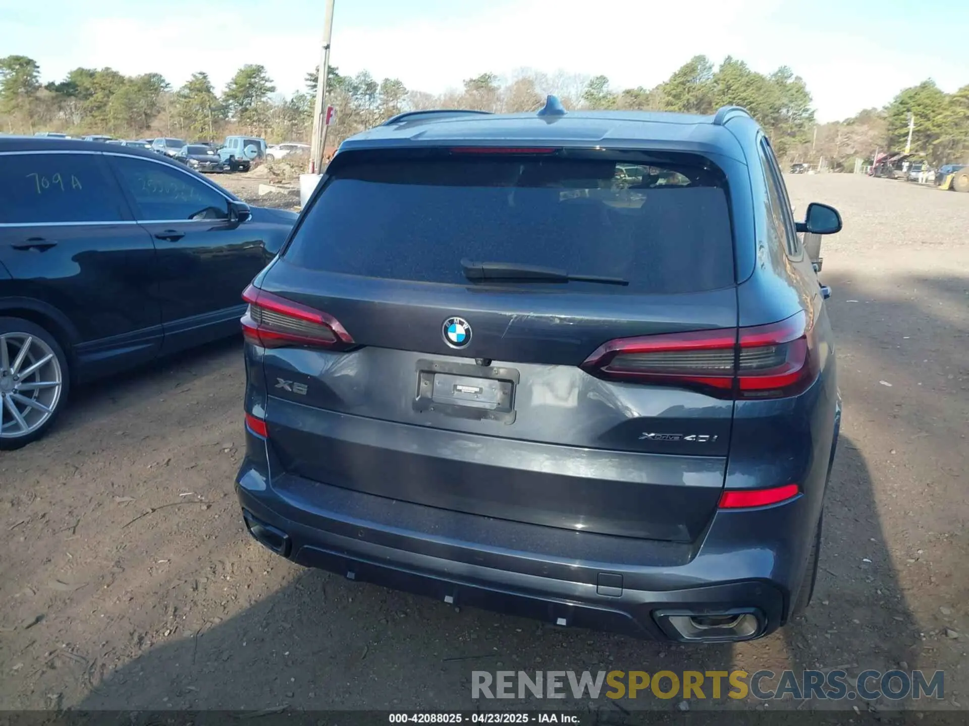 15 fotografías del automóvil dañado 5UXCR6C08M9F25585 BMW X5 2021
