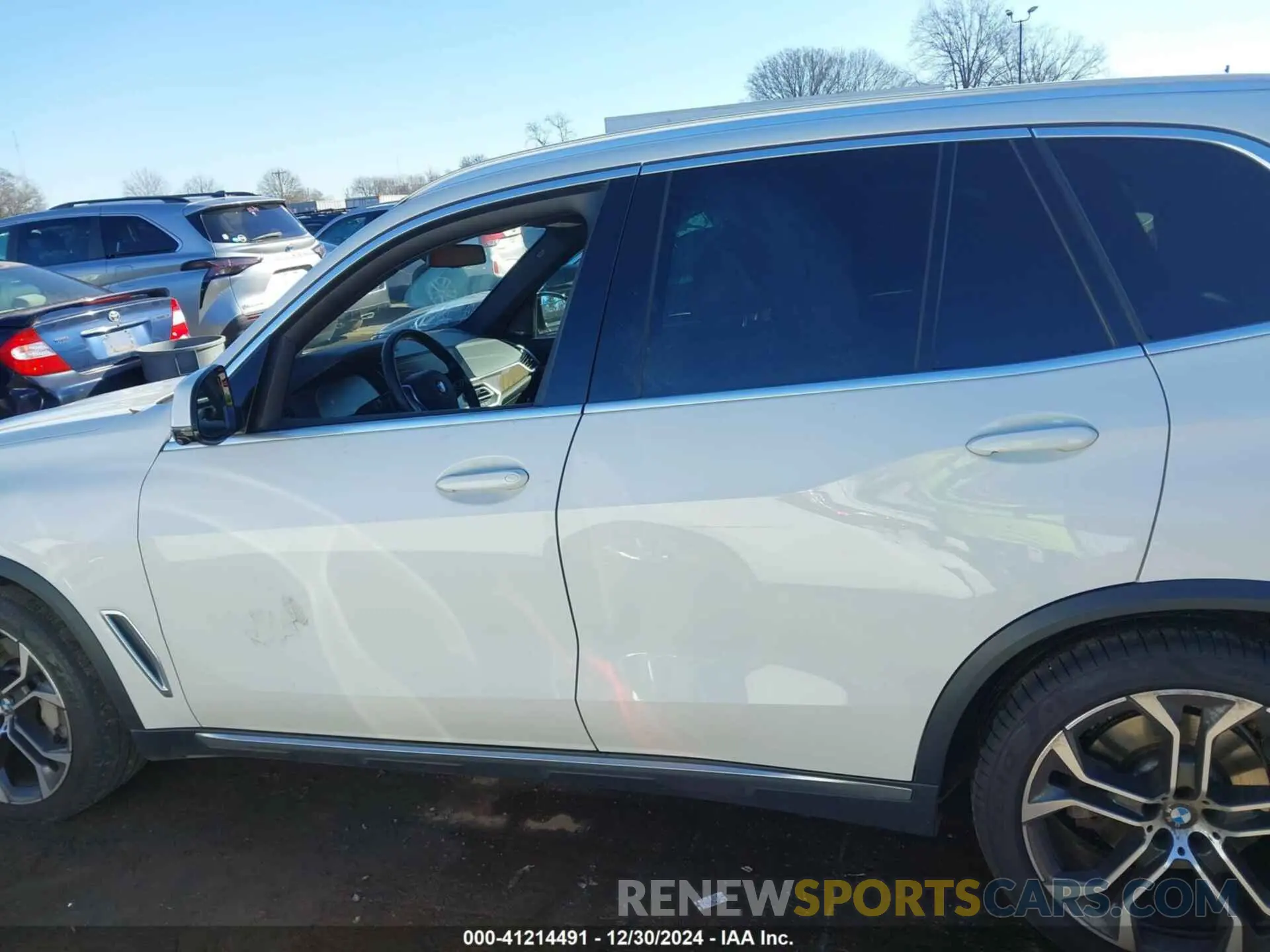 15 fotografías del automóvil dañado 5UXCR6C09M9E09568 BMW X5 2021