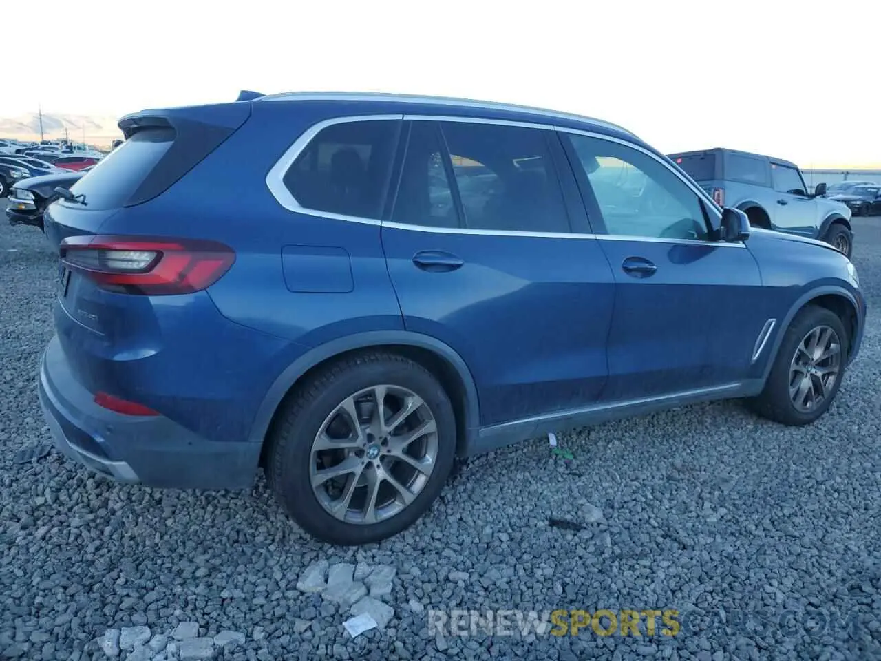 3 fotografías del automóvil dañado 5UXCR6C0XM9H18420 BMW X5 2021