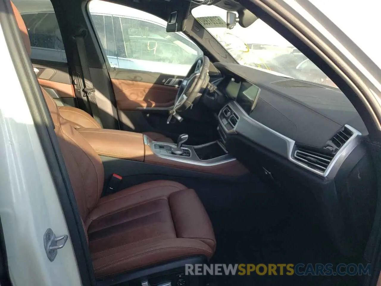 5 fotografías del automóvil dañado 5UXJU4C02M9F24796 BMW X5 2021