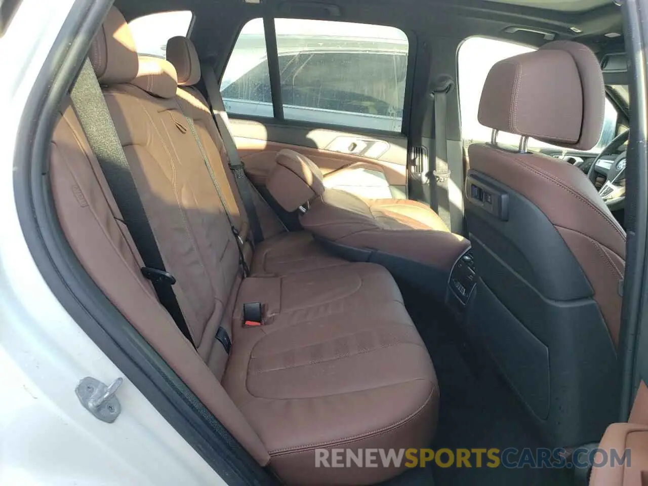 6 fotografías del automóvil dañado 5UXJU4C02M9F24796 BMW X5 2021