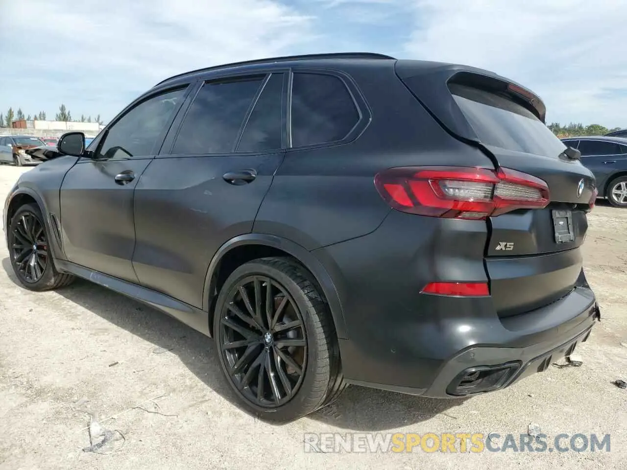 2 fotografías del automóvil dañado 5UXJU4C05M9G90231 BMW X5 2021
