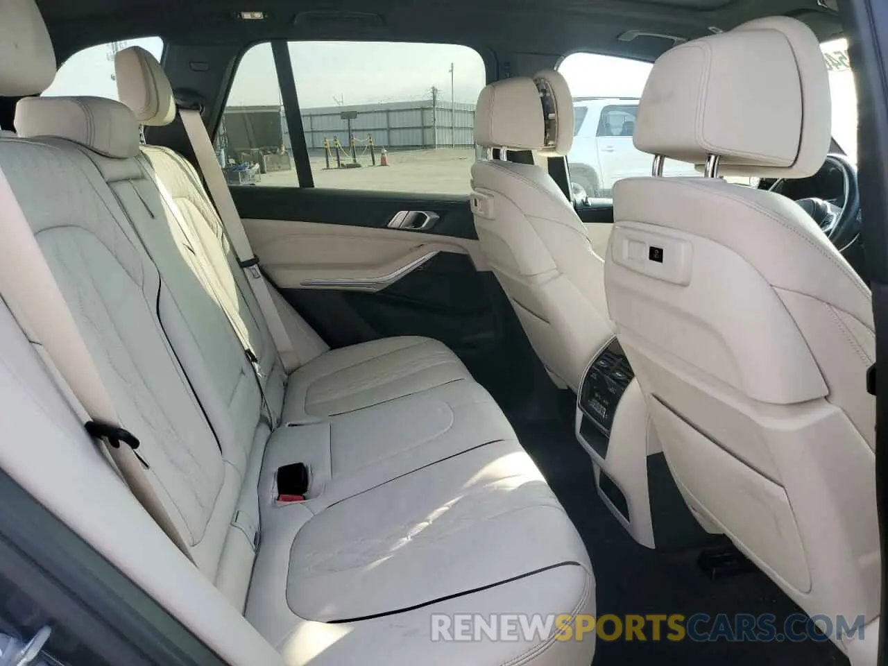 11 fotografías del automóvil dañado 5UXTA6C03M9H97579 BMW X5 2021
