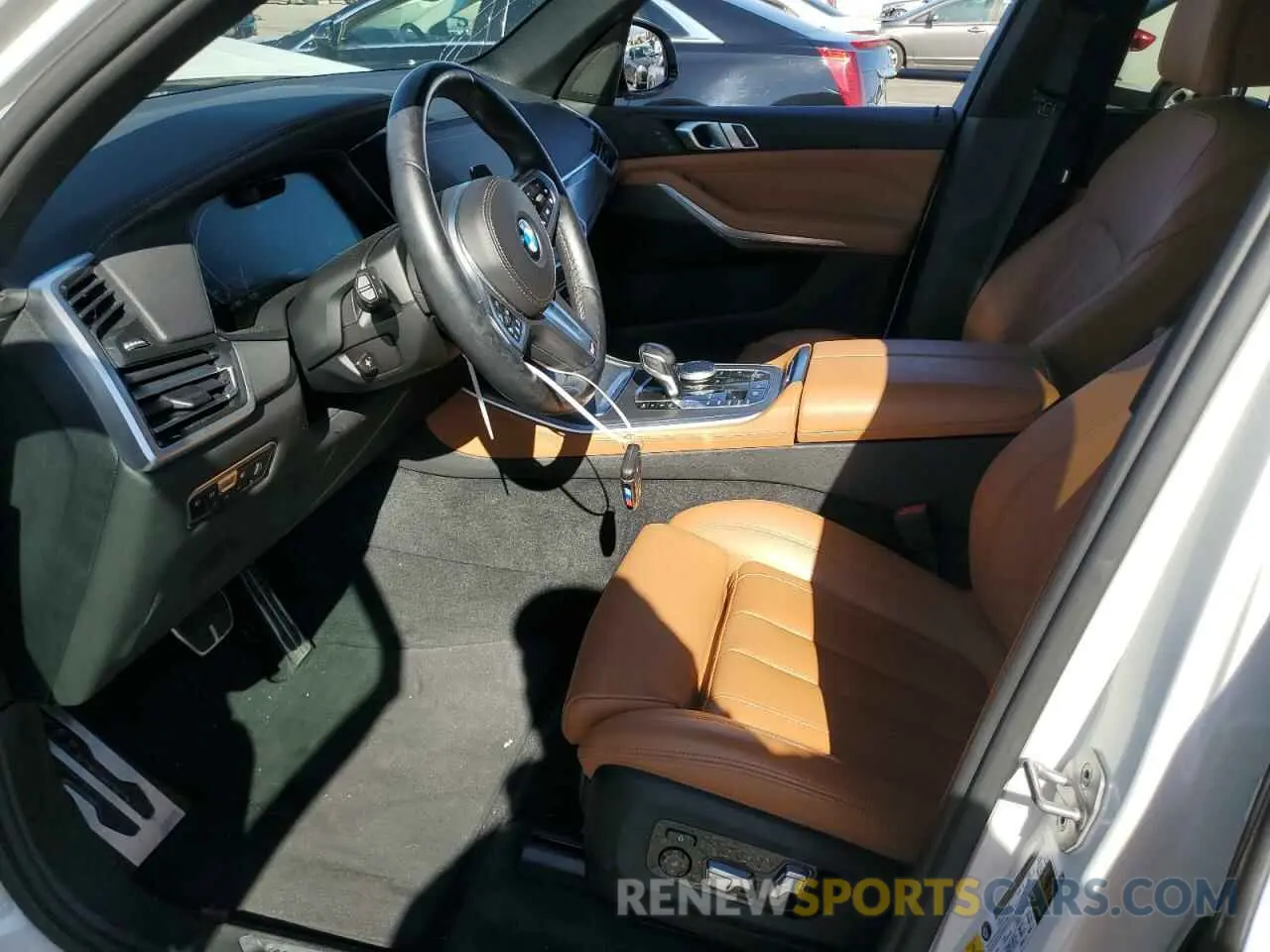 7 fotografías del automóvil dañado 5UXTA6C06M9H32645 BMW X5 2021