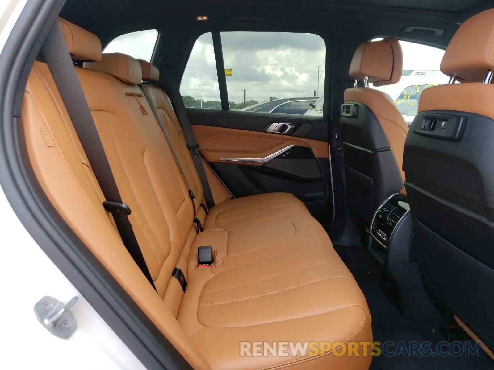 6 fotografías del automóvil dañado 5UXTA6C0XM9E18030 BMW X5 2021