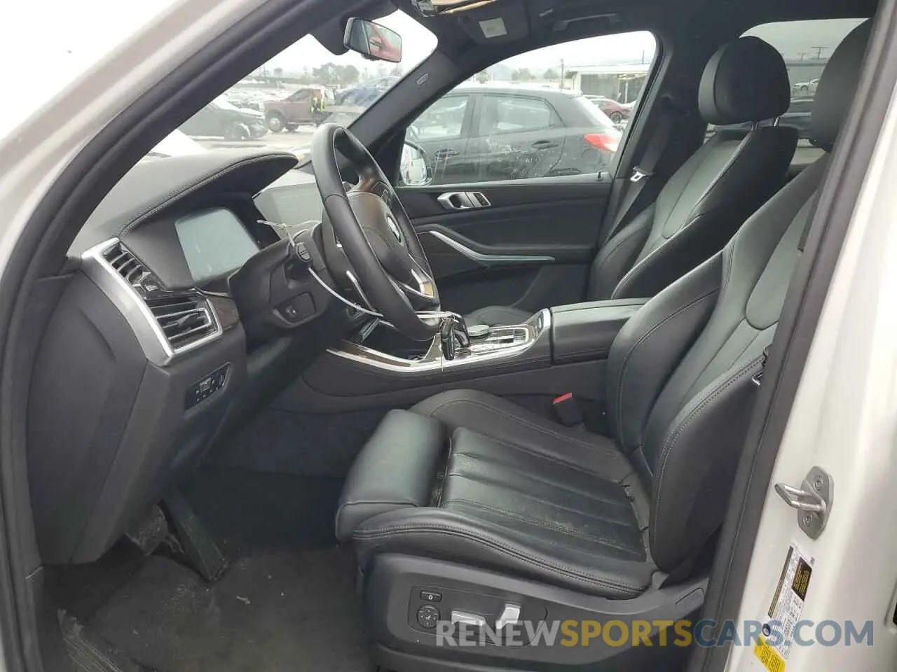 7 fotografías del automóvil dañado 5UXCR4C00N9J82399 BMW X5 2022