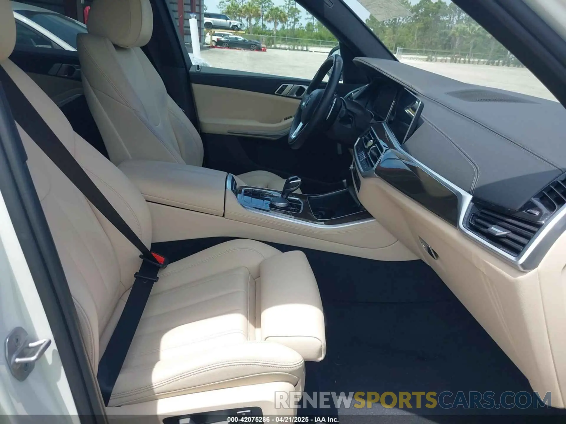 5 fotografías del automóvil dañado 5UXCR4C02N9K60021 BMW X5 2022
