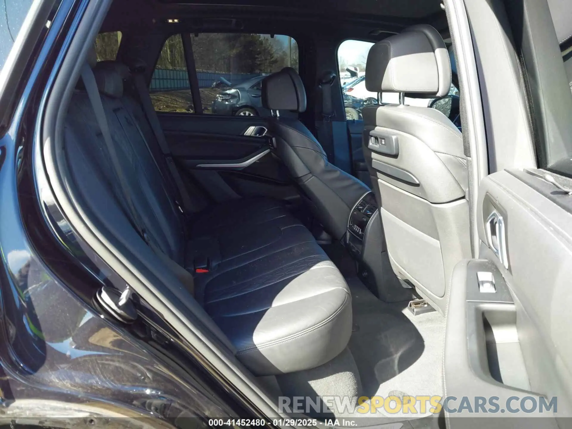8 fotografías del automóvil dañado 5UXCR4C02N9N07702 BMW X5 2022