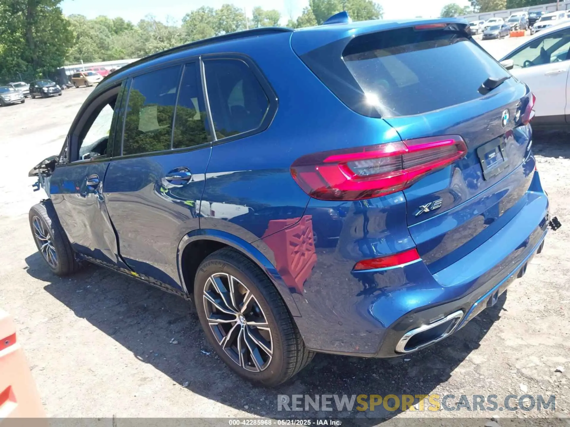 3 fotografías del automóvil dañado 5UXCR4C04N9J83247 BMW X5 2022