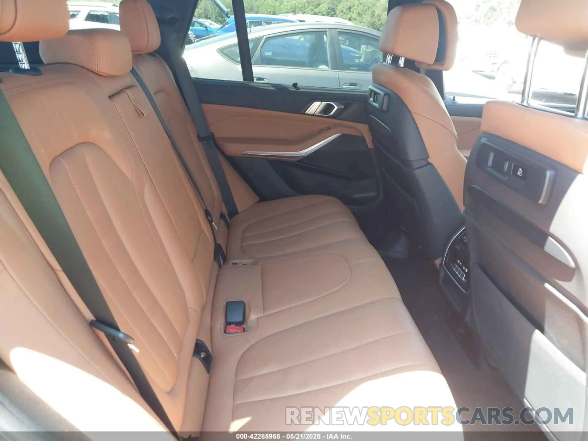 8 fotografías del automóvil dañado 5UXCR4C04N9J83247 BMW X5 2022