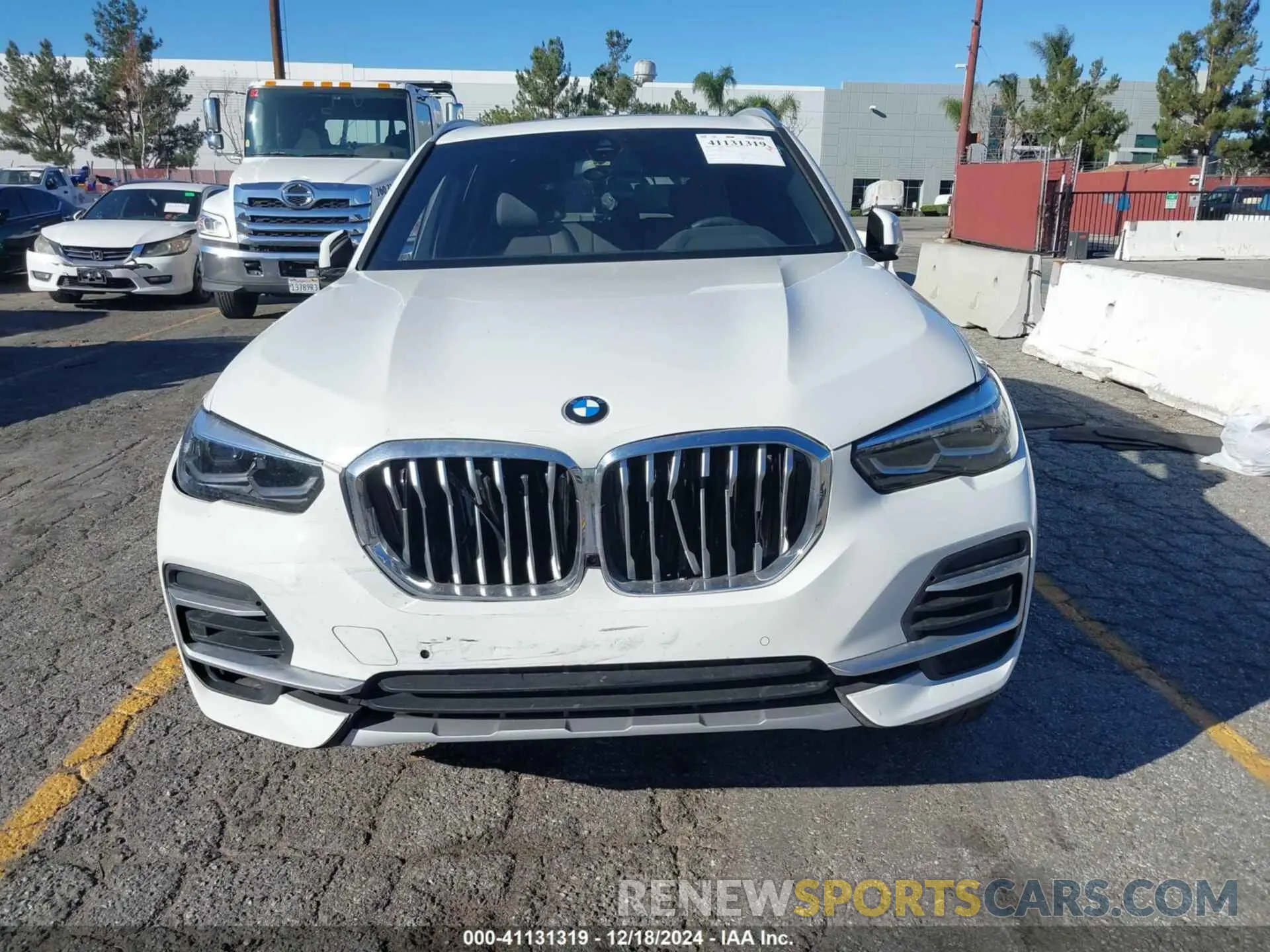11 fotografías del automóvil dañado 5UXCR4C04N9M61676 BMW X5 2022