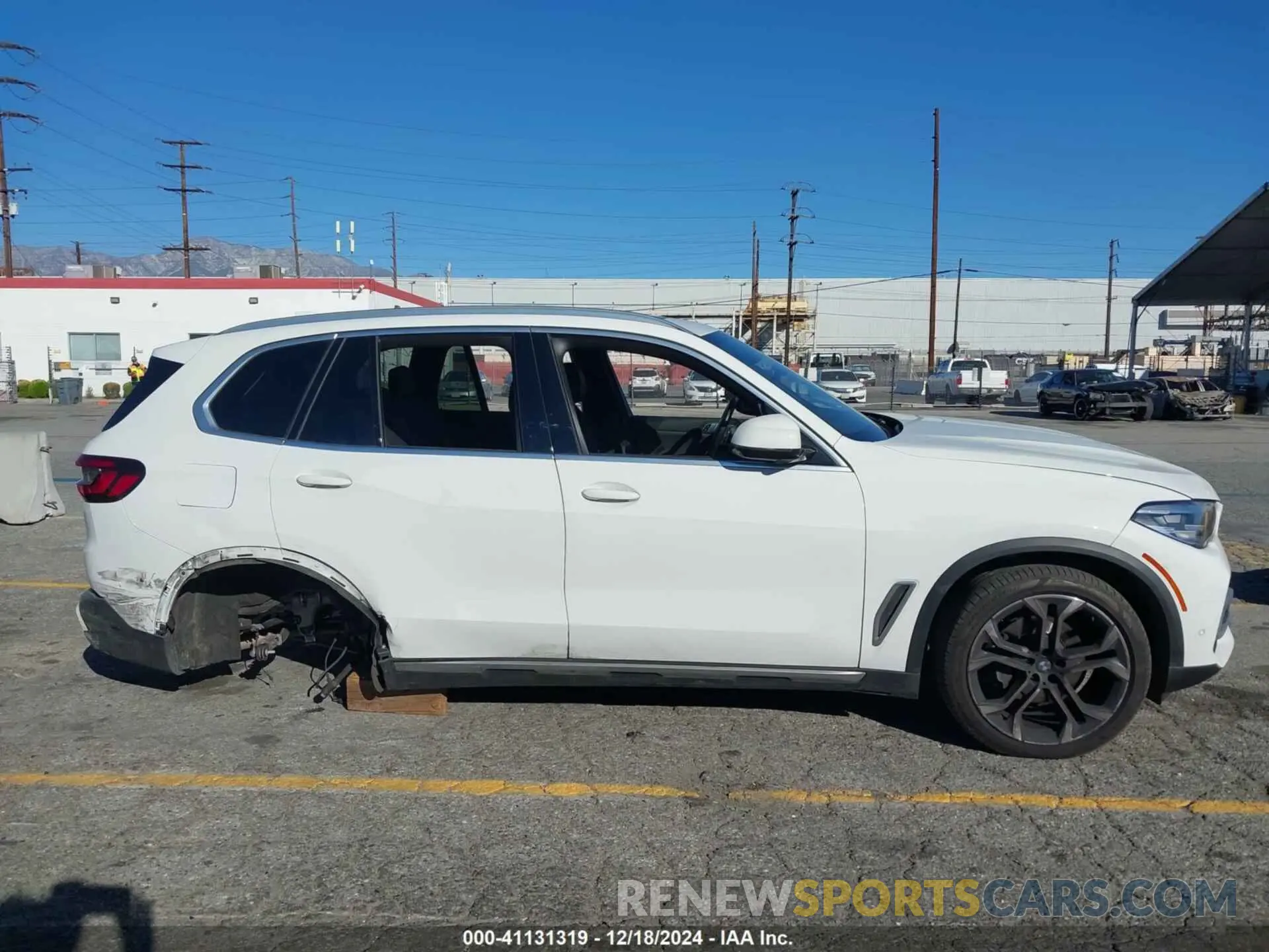 12 fotografías del automóvil dañado 5UXCR4C04N9M61676 BMW X5 2022