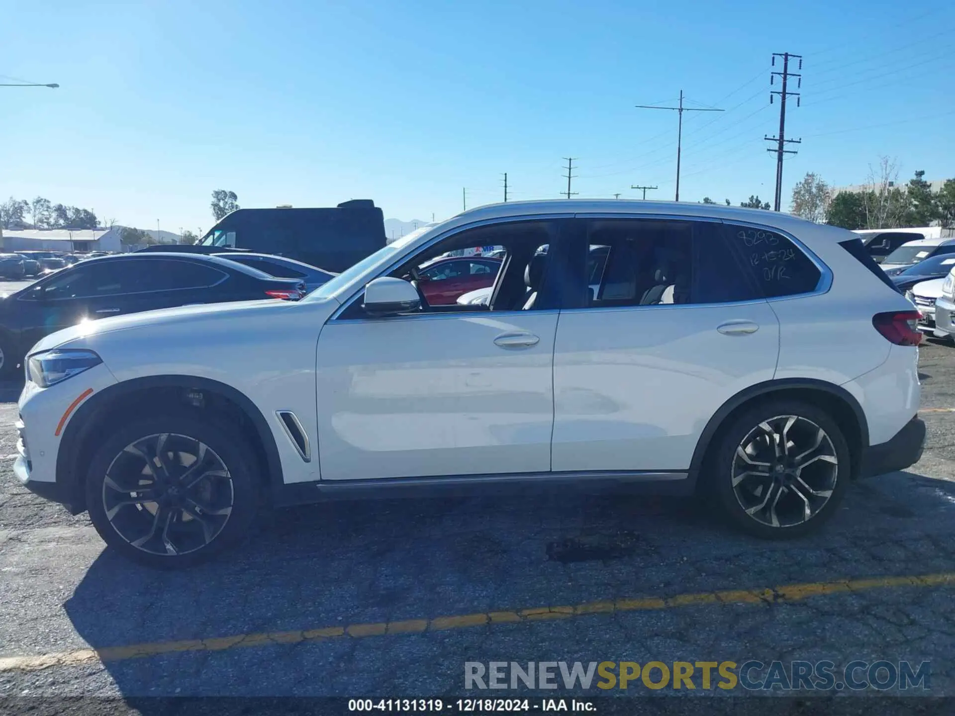 13 fotografías del automóvil dañado 5UXCR4C04N9M61676 BMW X5 2022