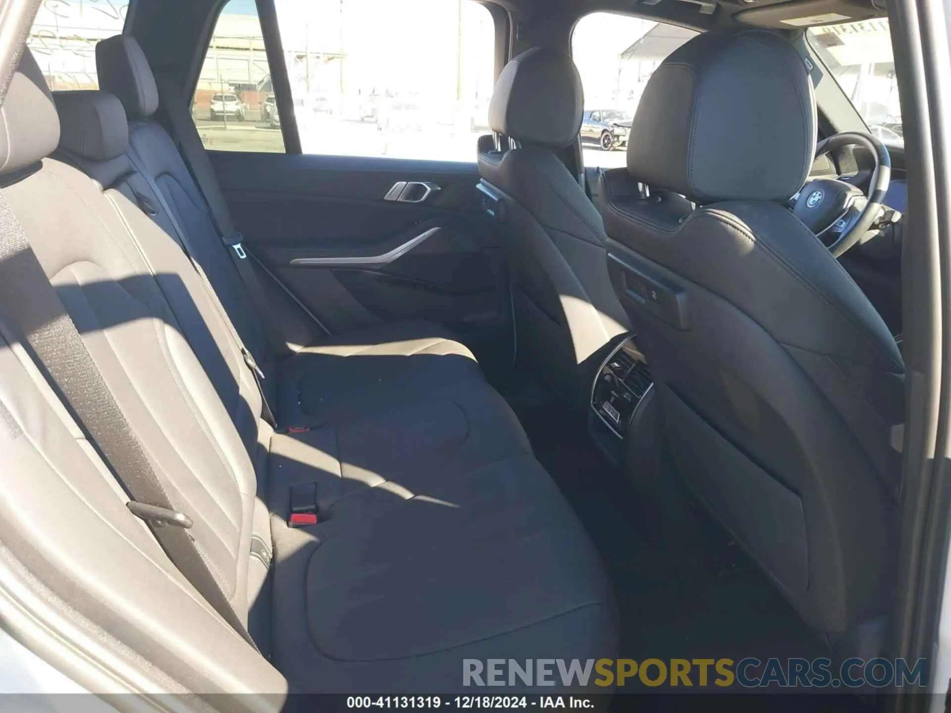 8 fotografías del automóvil dañado 5UXCR4C04N9M61676 BMW X5 2022