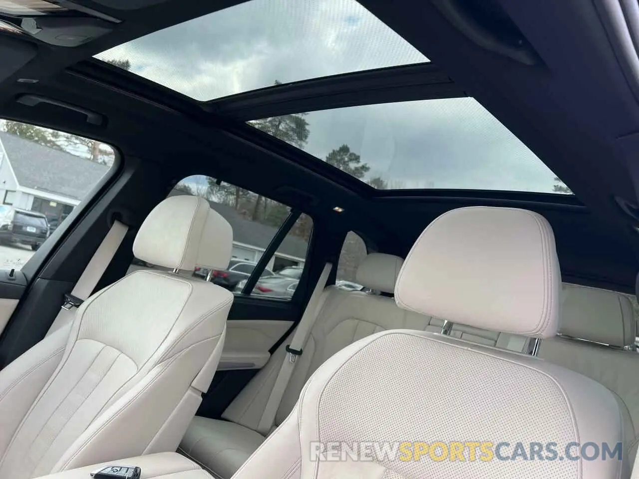 9 fotografías del automóvil dañado 5UXCR6C00N9J48961 BMW X5 2022