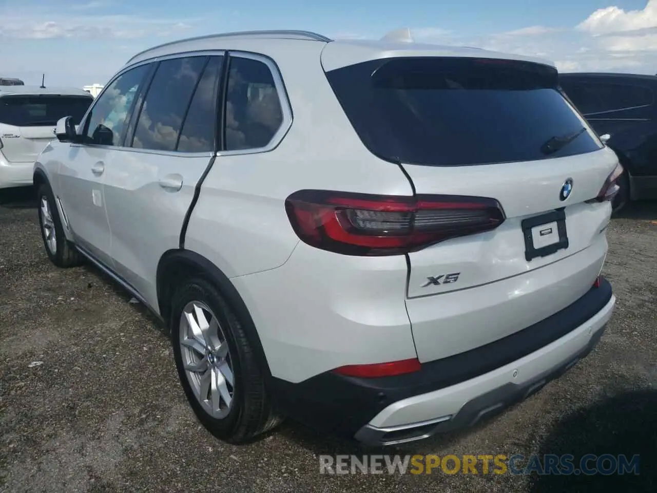 3 fotografías del automóvil dañado 5UXCR6C00N9K69716 BMW X5 2022