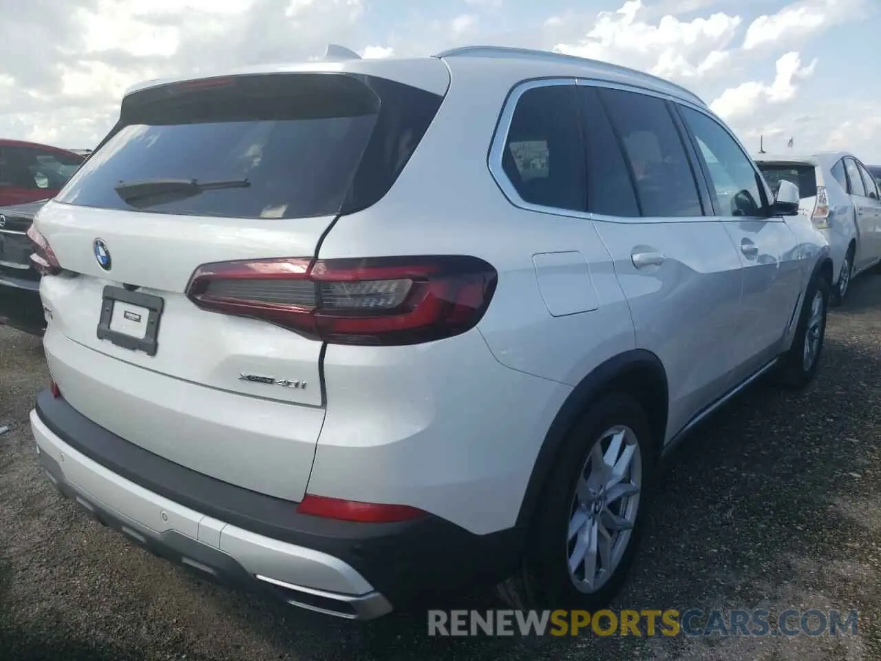 4 fotografías del automóvil dañado 5UXCR6C00N9K69716 BMW X5 2022