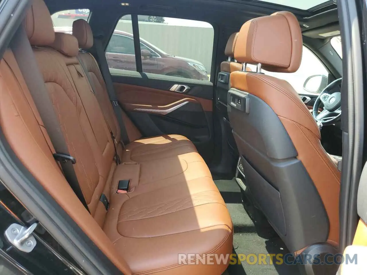 11 fotografías del automóvil dañado 5UXCR6C01N9J29660 BMW X5 2022