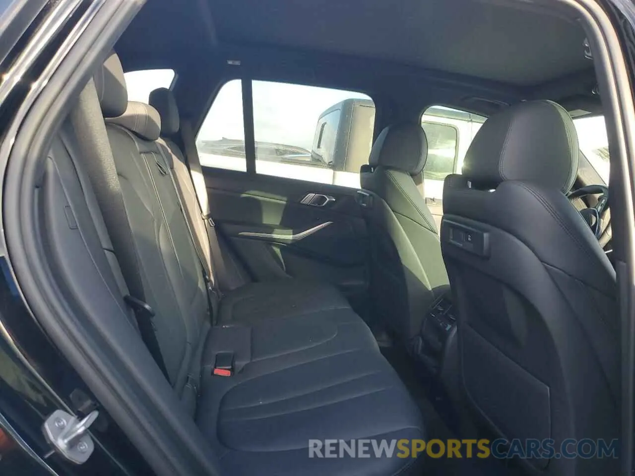 11 fotografías del automóvil dañado 5UXCR6C01N9K73077 BMW X5 2022
